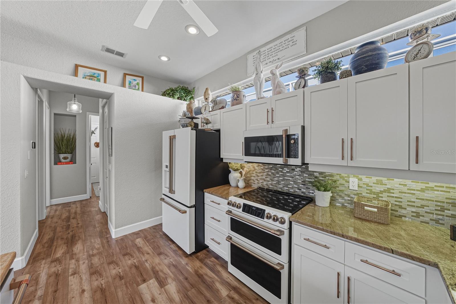 Image 28 of 89 For 12422 Woodlands Circle