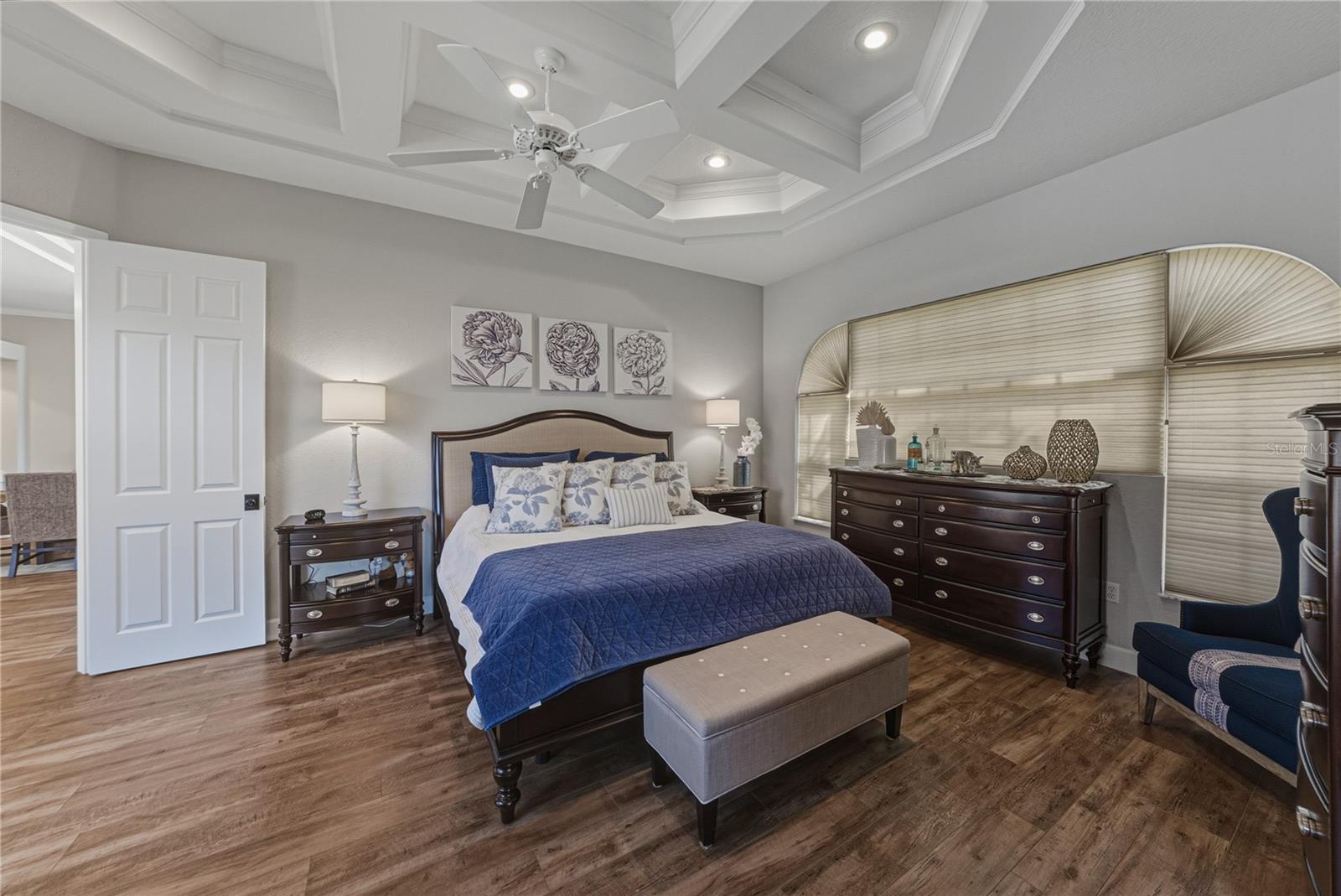 Image 33 of 89 For 12422 Woodlands Circle