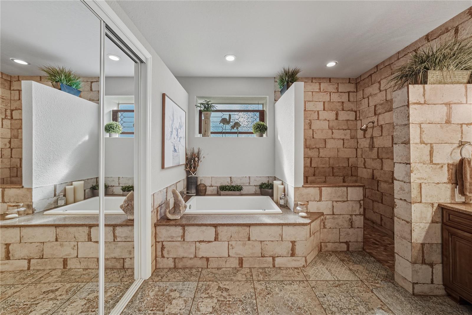 Image 37 of 89 For 12422 Woodlands Circle