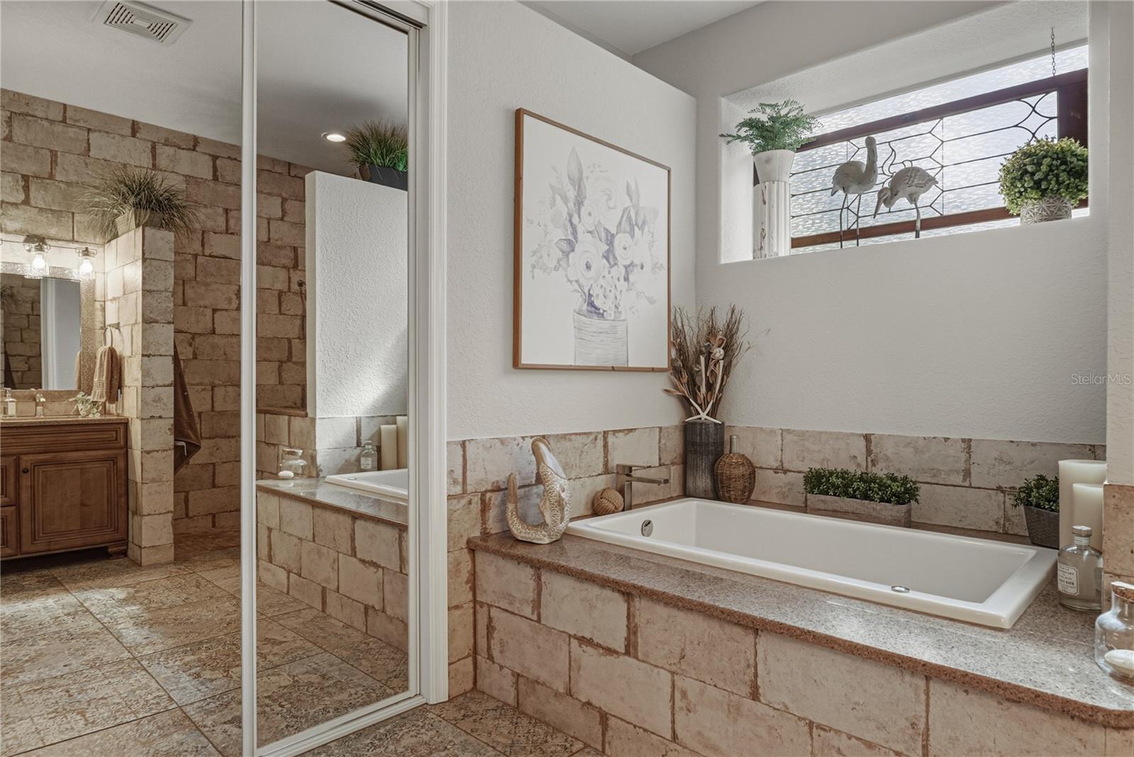 Image 40 of 89 For 12422 Woodlands Circle