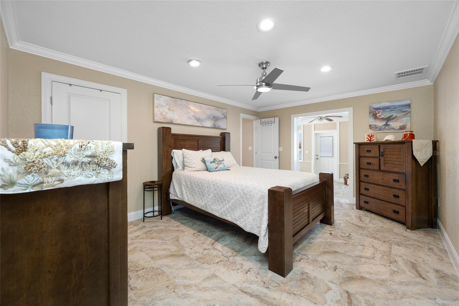 Image 23 of 51 For 17161 2nd Street E