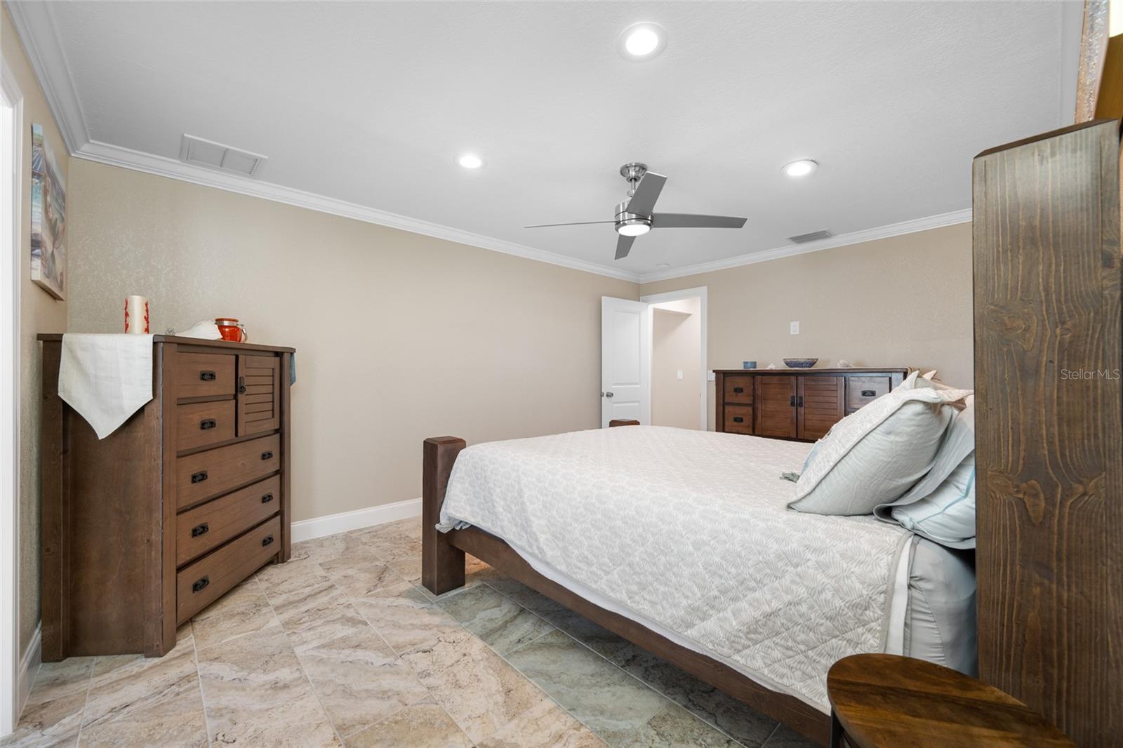 Image 25 of 51 For 17161 2nd Street E