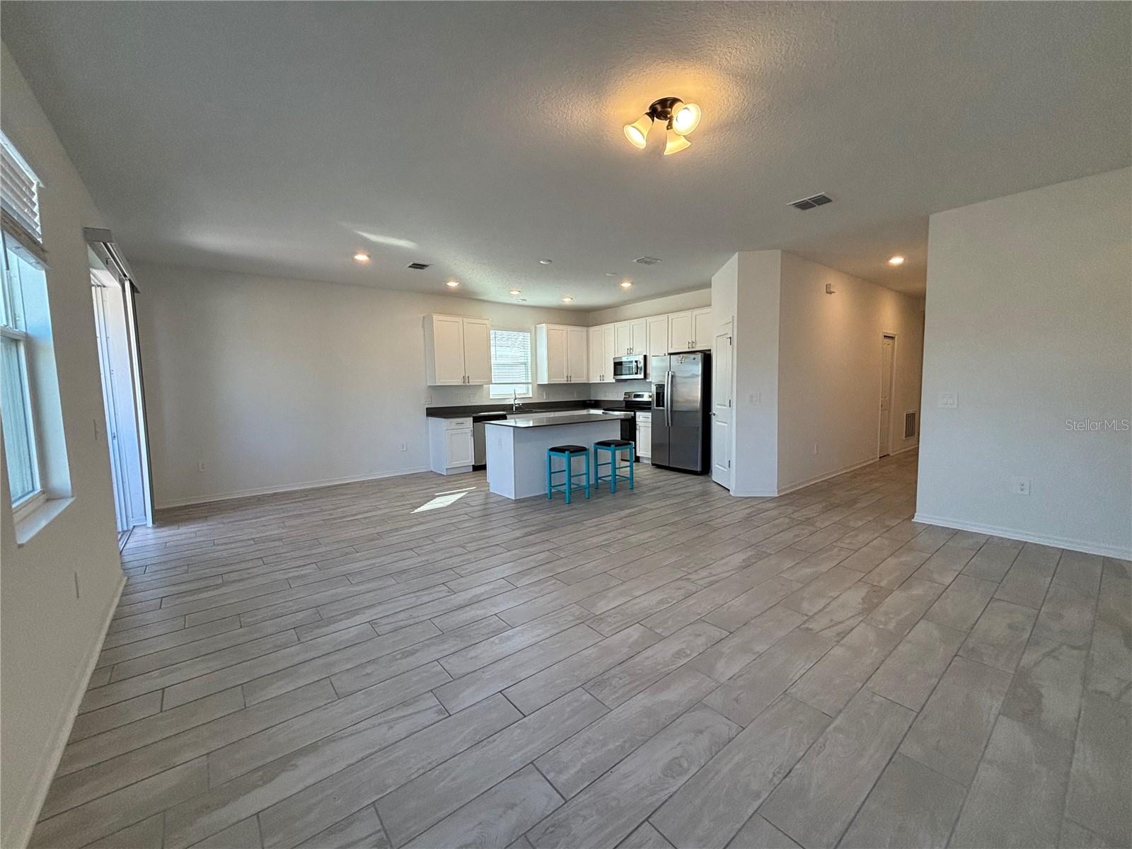 Image 5 of 11 For 724 Grove Street