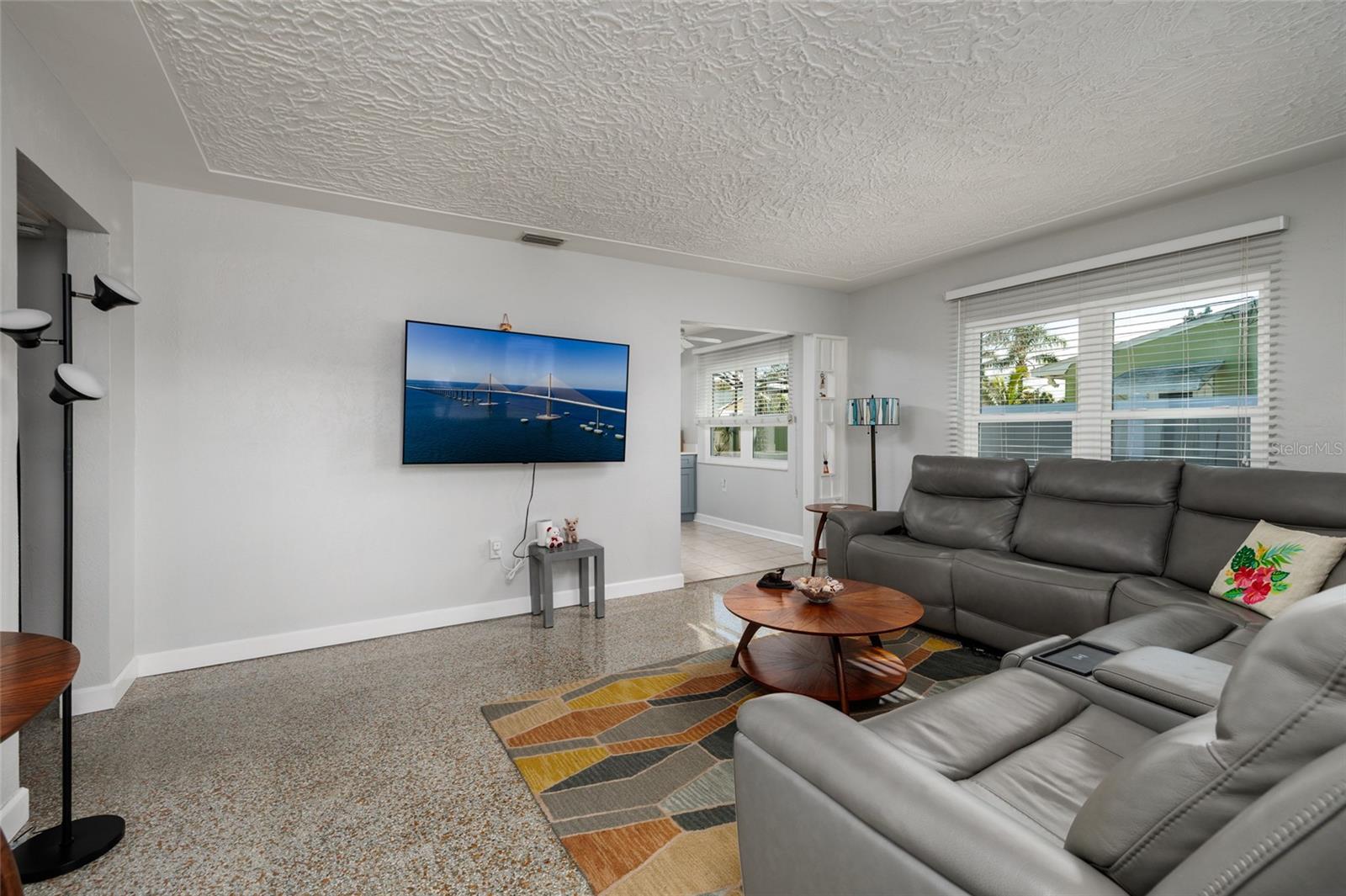 Image 12 of 52 For 7201 Grevilla Avenue S