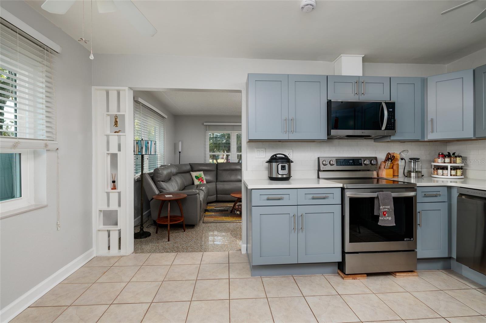 Image 13 of 52 For 7201 Grevilla Avenue S