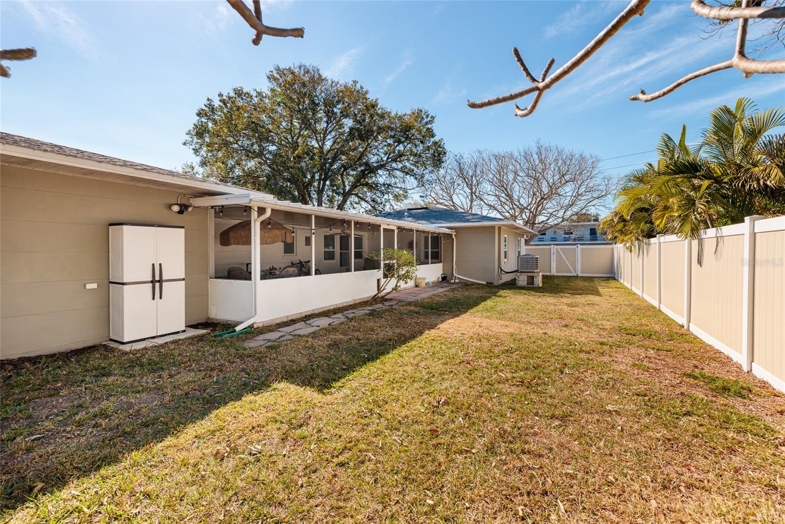 Image 34 of 52 For 7201 Grevilla Avenue S