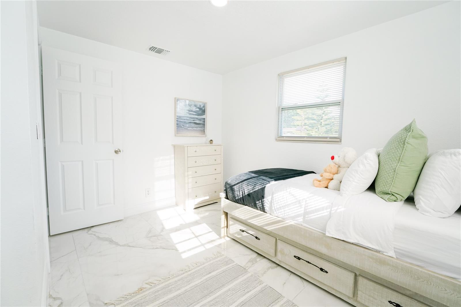 Image 19 of 25 For 6844 82nd Avenue N