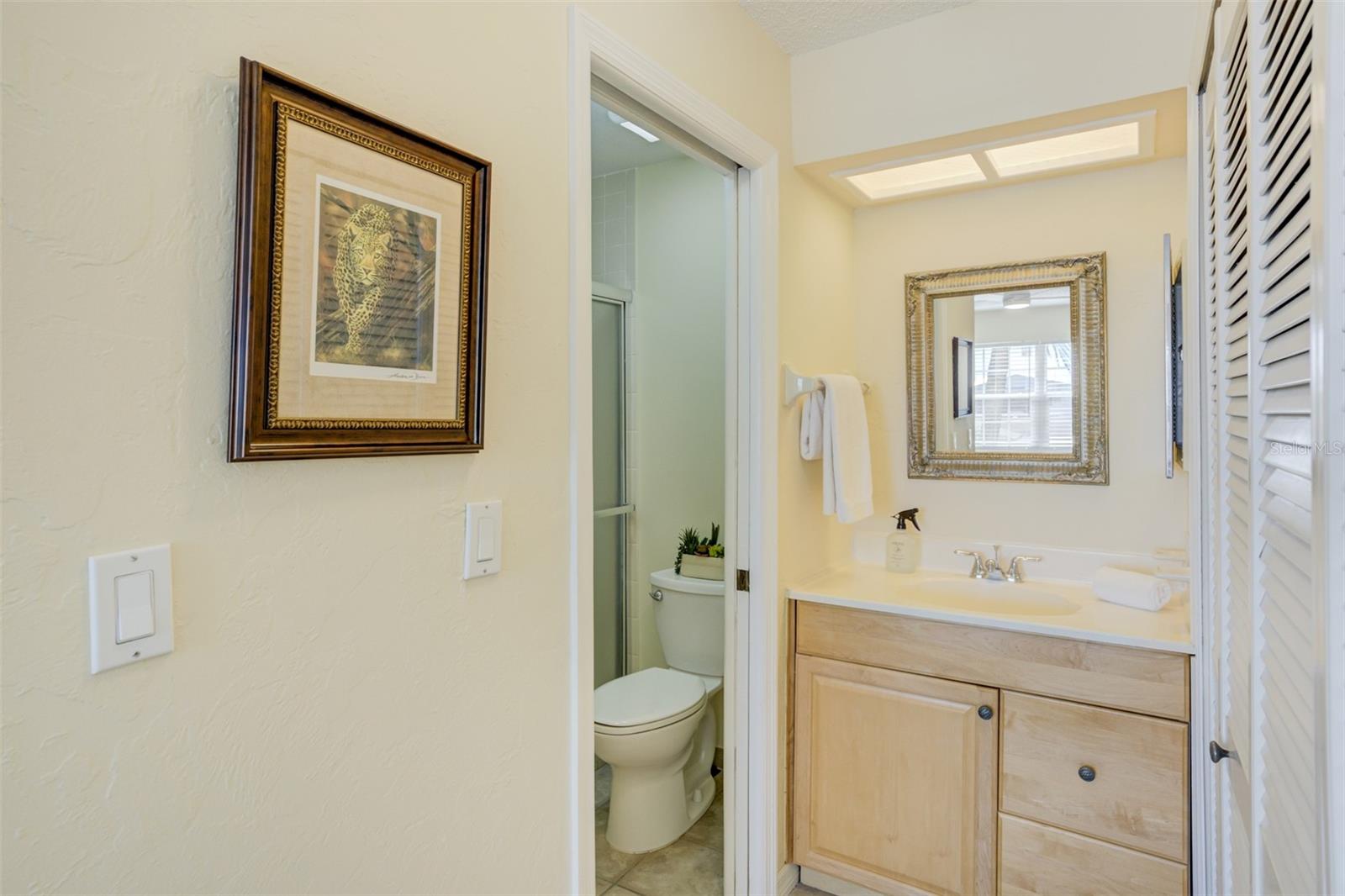 Image 10 of 22 For 460 Paula Drive S 401