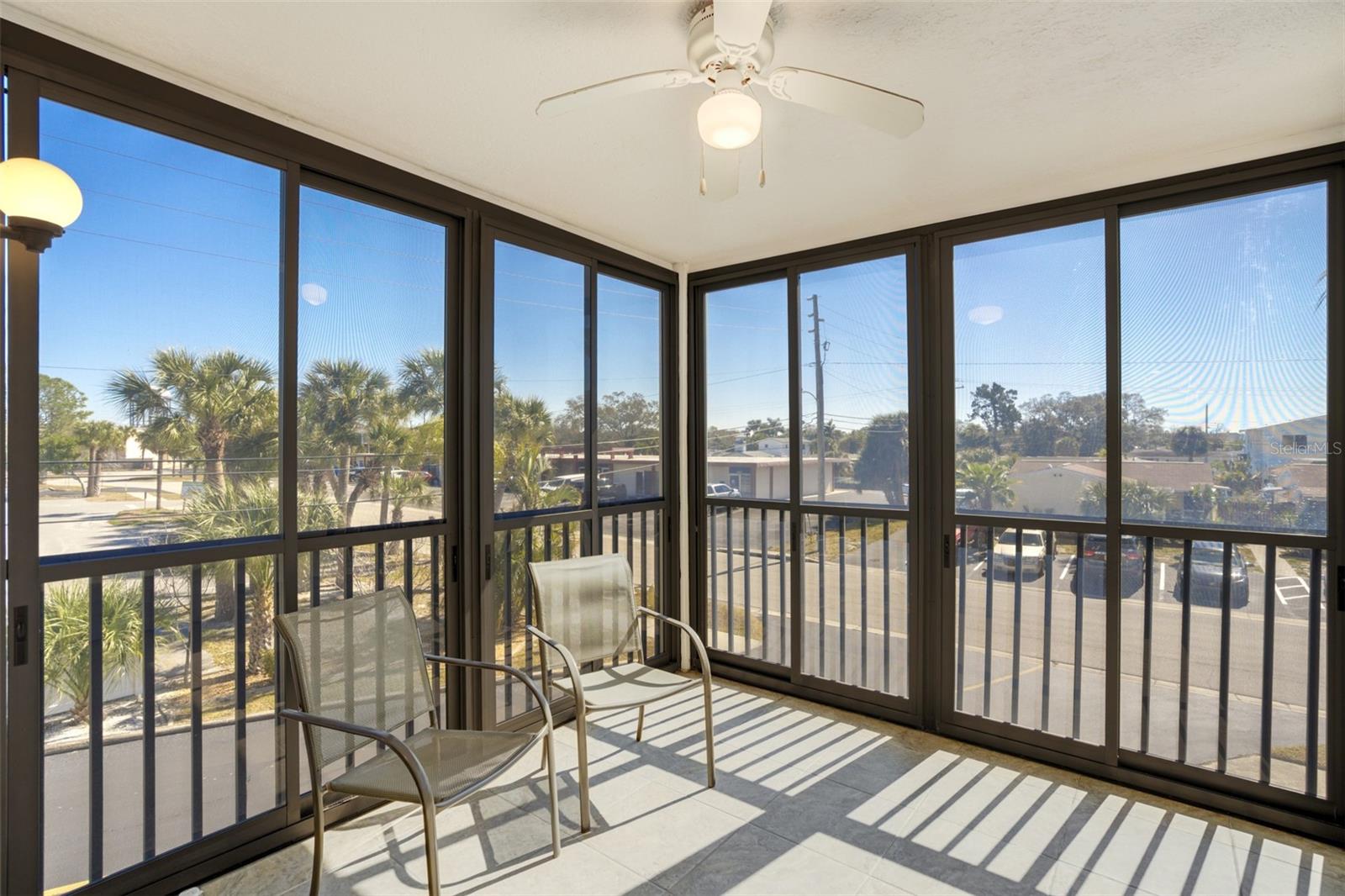 Image 15 of 22 For 460 Paula Drive S 401