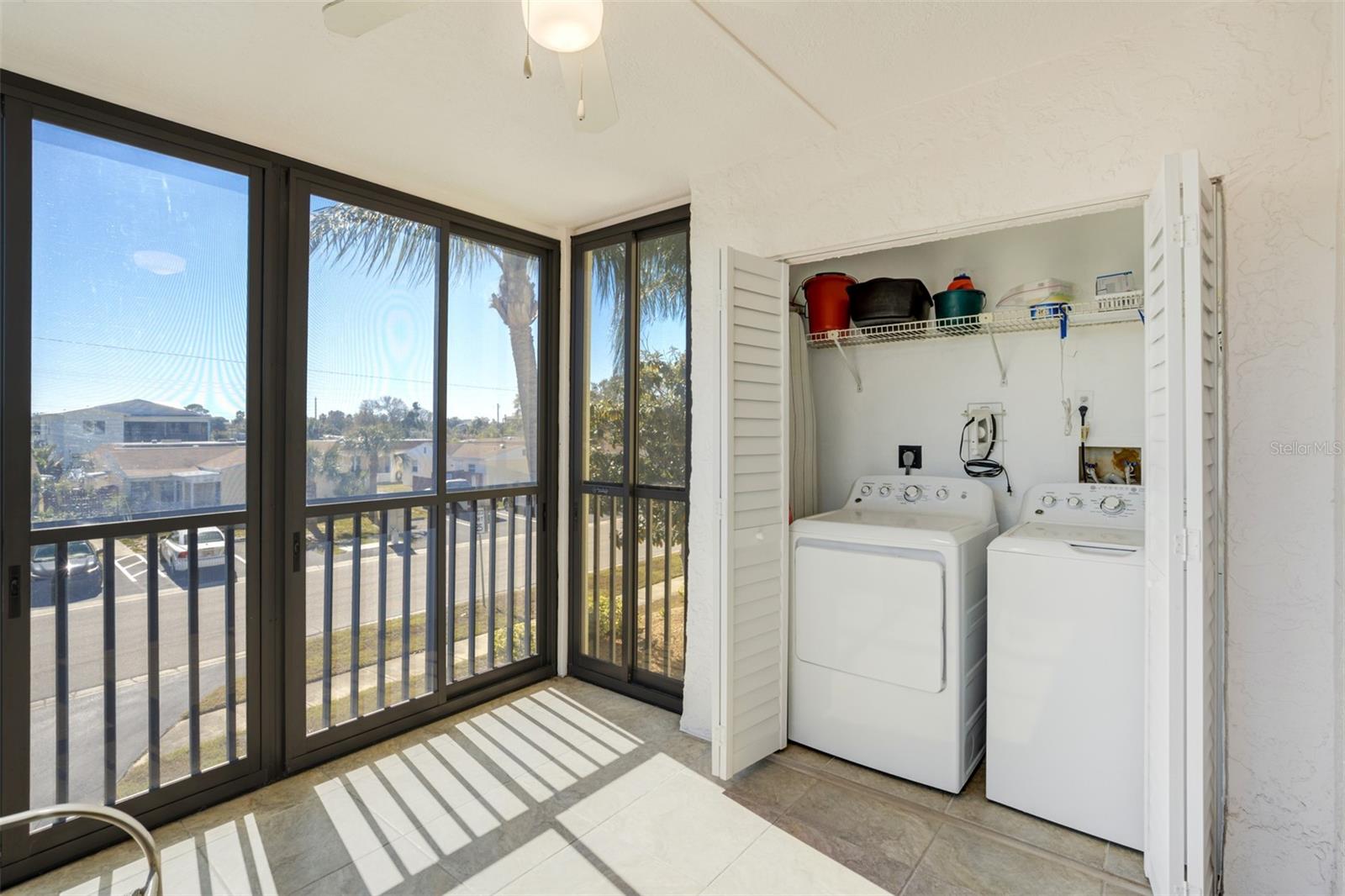 Image 16 of 22 For 460 Paula Drive S 401