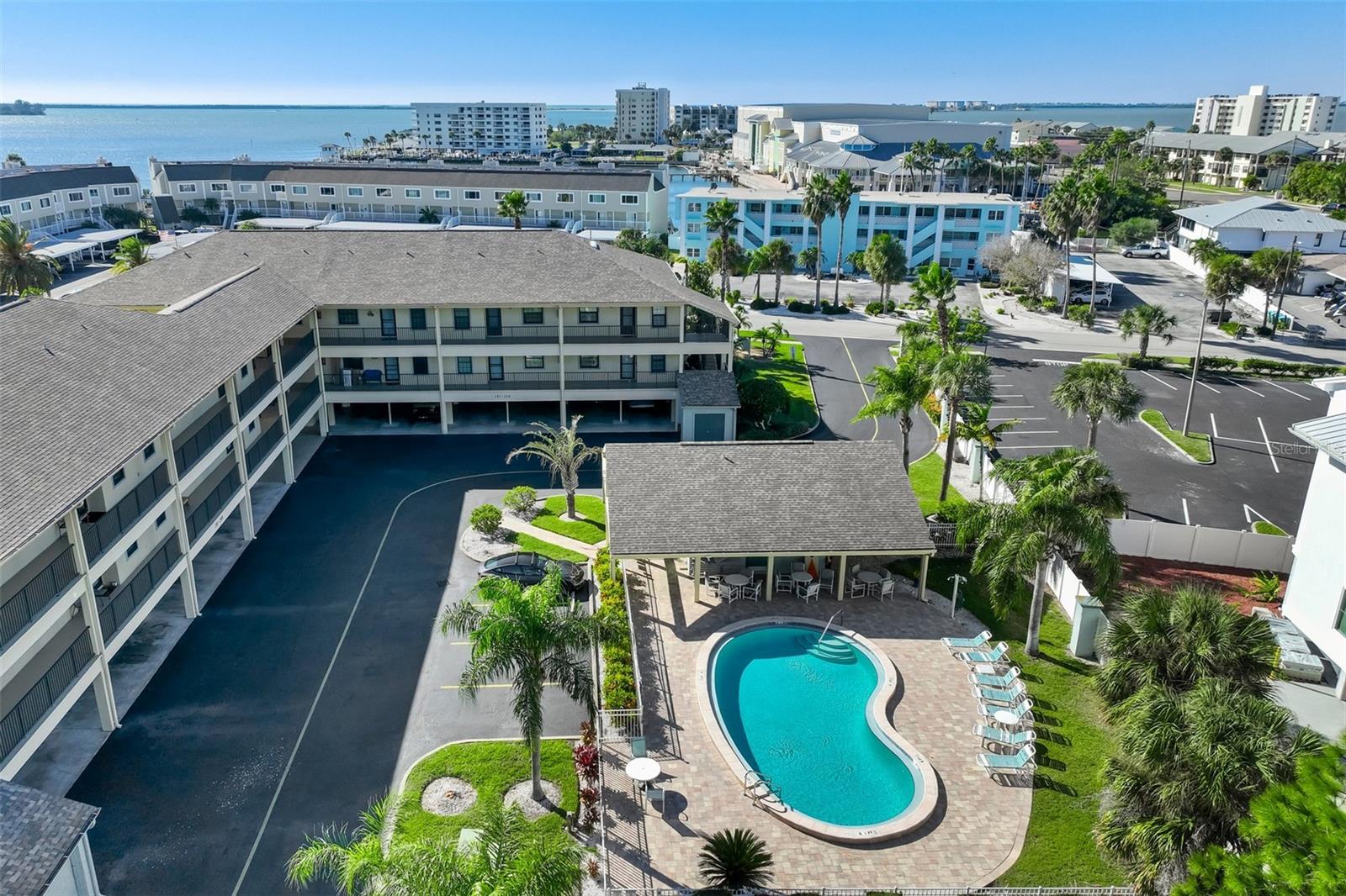 Image 2 of 22 For 460 Paula Drive S 401