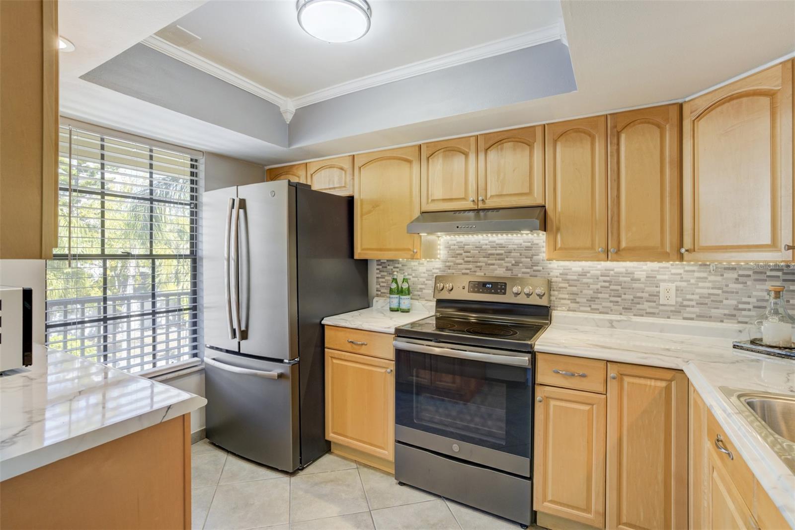 Image 5 of 22 For 460 Paula Drive S 401