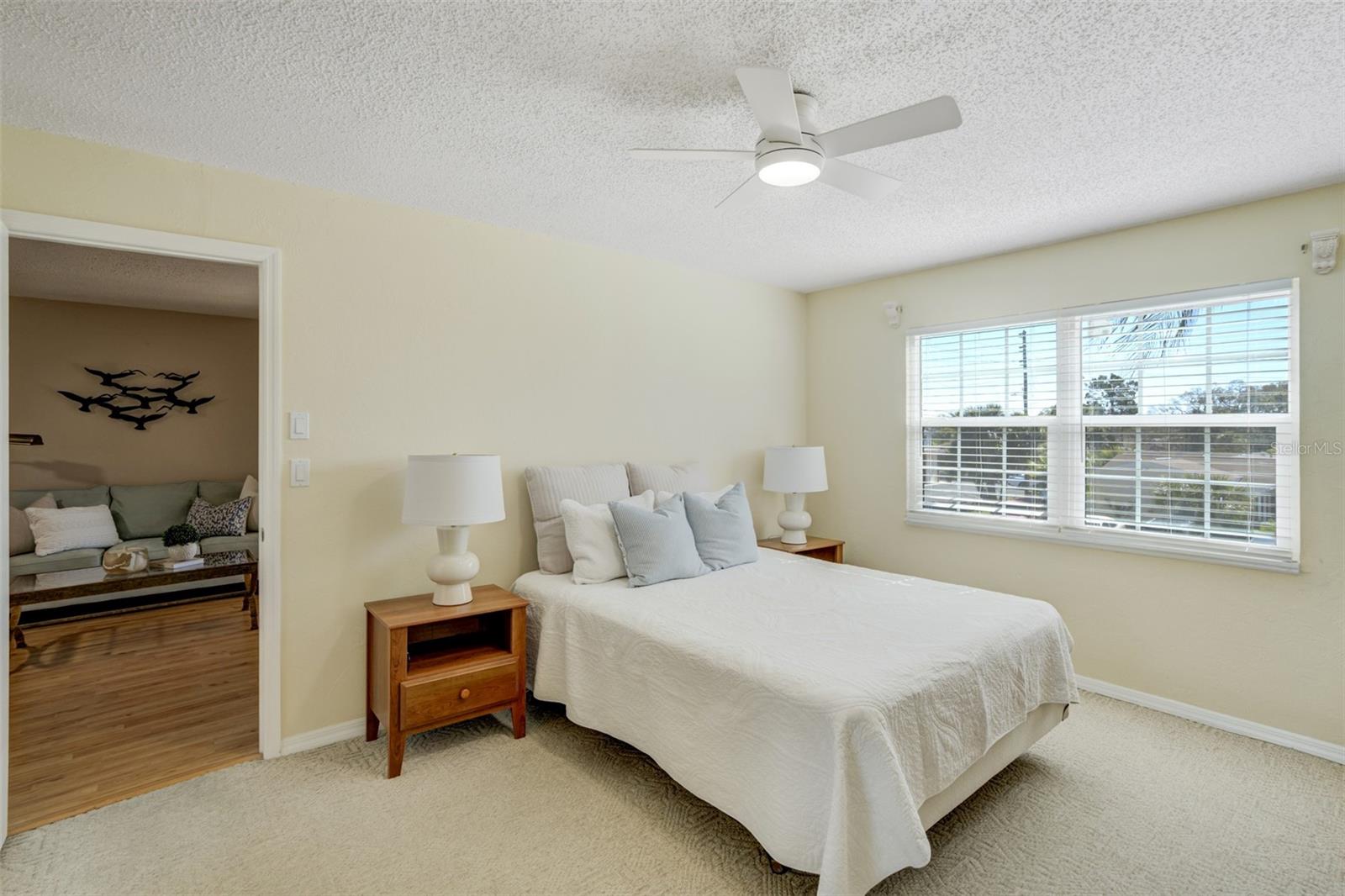 Image 8 of 22 For 460 Paula Drive S 401