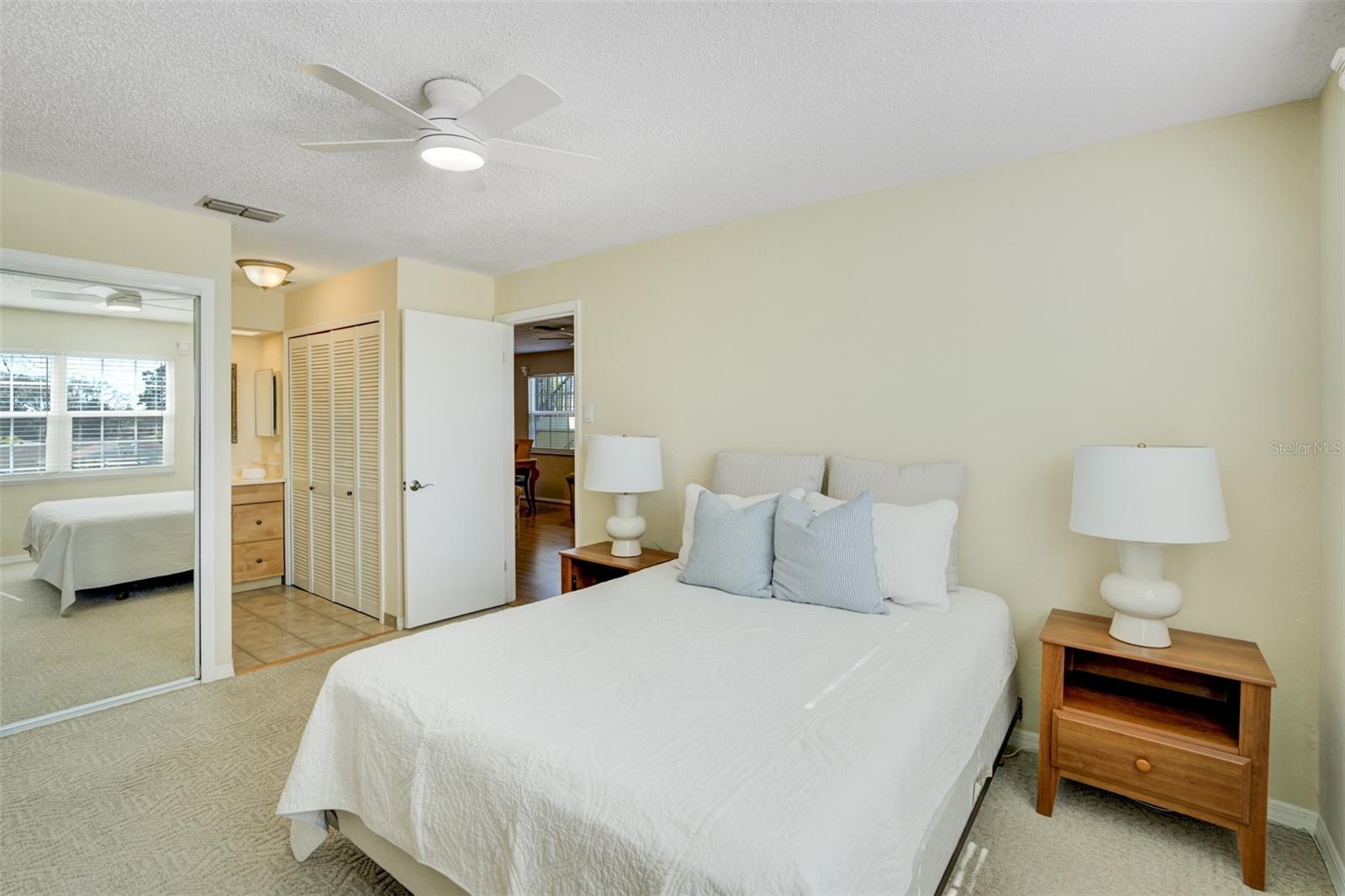 Image 9 of 22 For 460 Paula Drive S 401