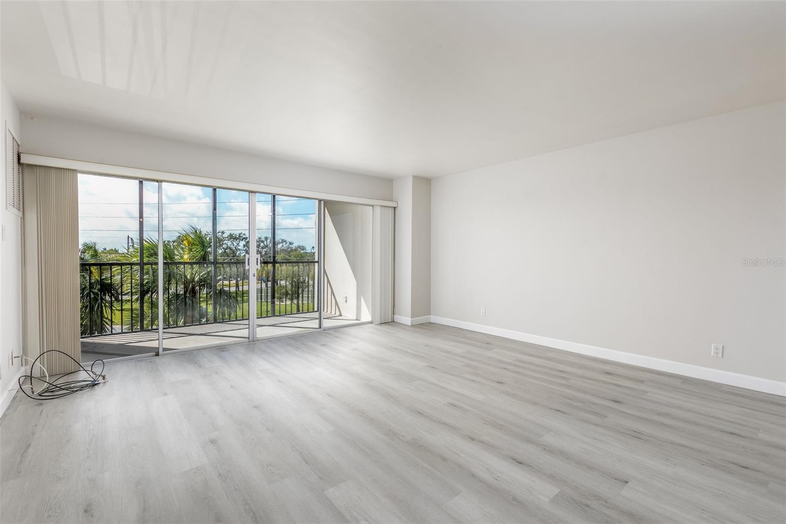 Image 12 of 37 For 10355 Paradise Boulevard 213