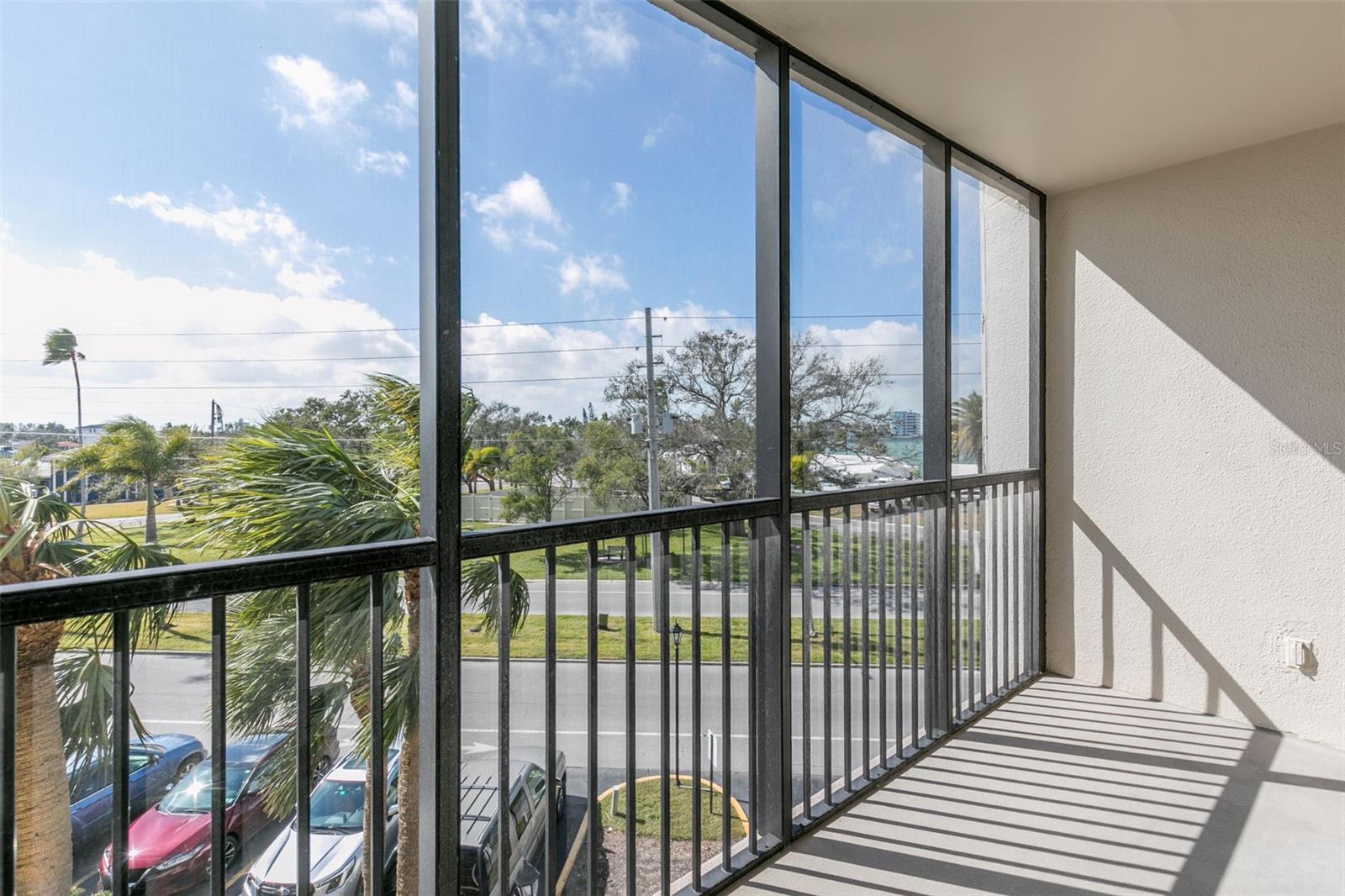 Image 13 of 37 For 10355 Paradise Boulevard 213