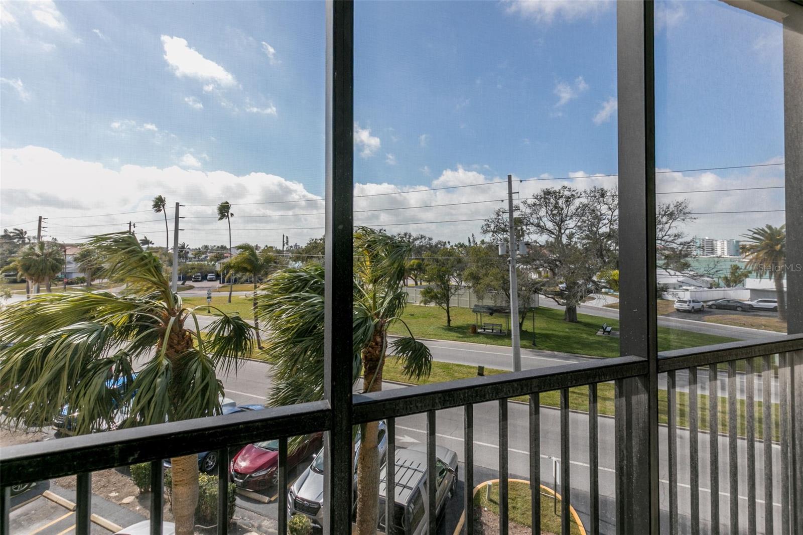 Image 15 of 37 For 10355 Paradise Boulevard 213