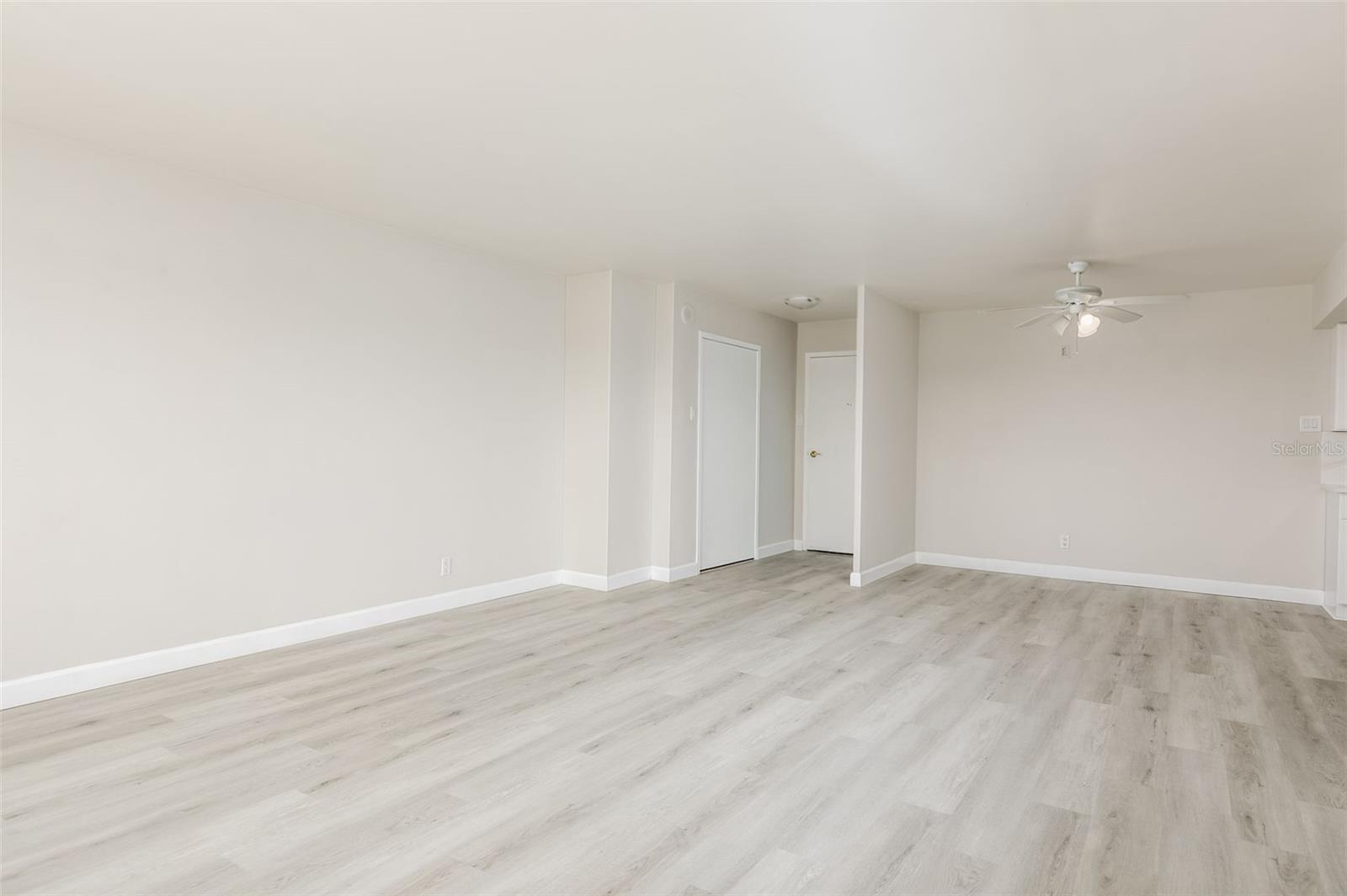 Image 18 of 37 For 10355 Paradise Boulevard 213