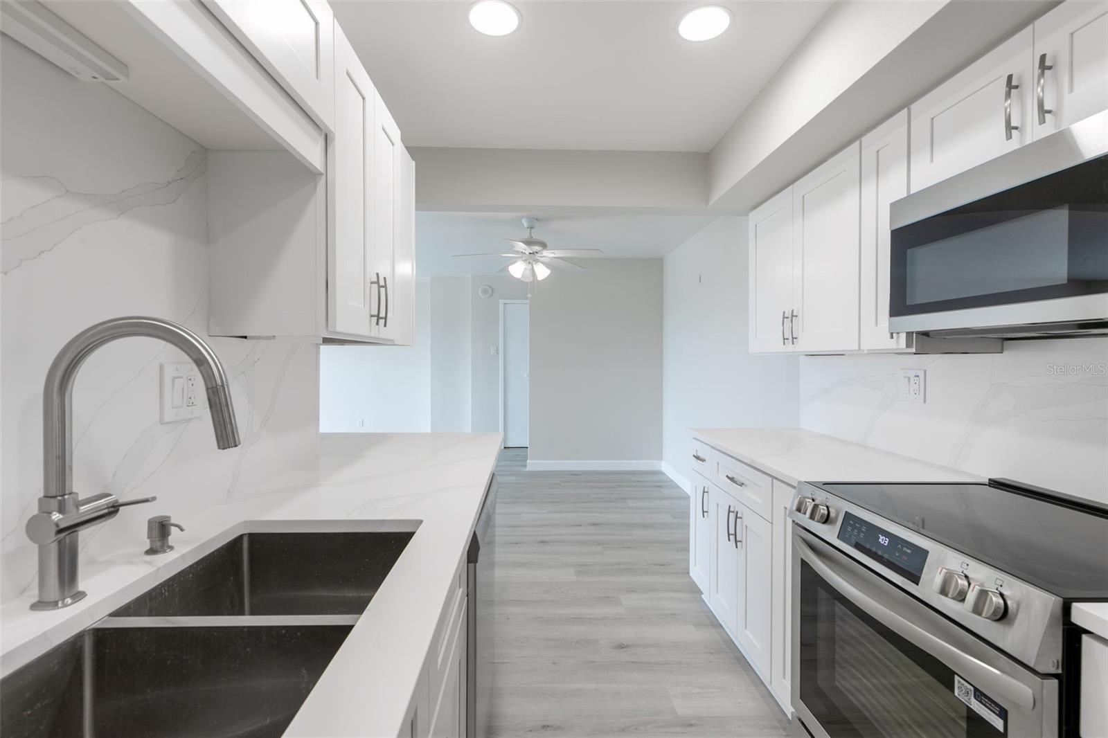 Image 26 of 37 For 10355 Paradise Boulevard 213