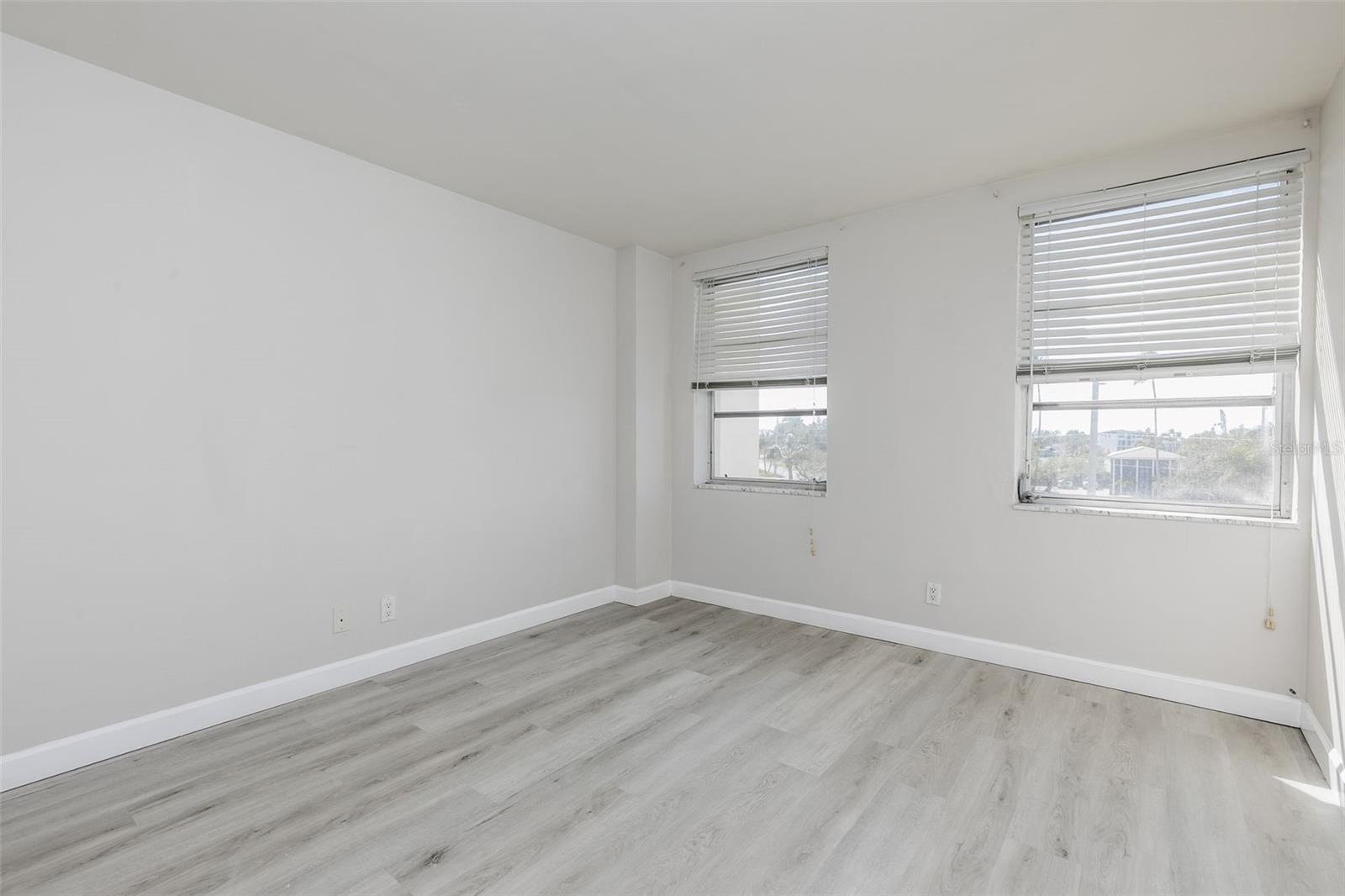 Image 27 of 37 For 10355 Paradise Boulevard 213