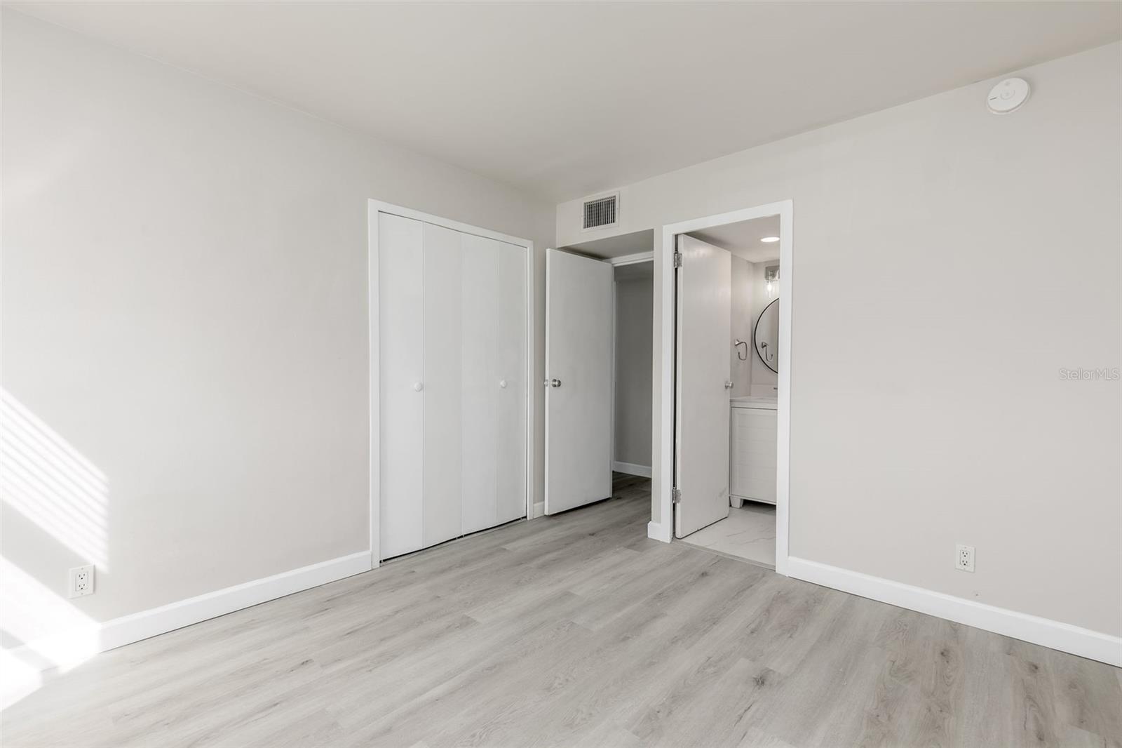 Image 29 of 37 For 10355 Paradise Boulevard 213