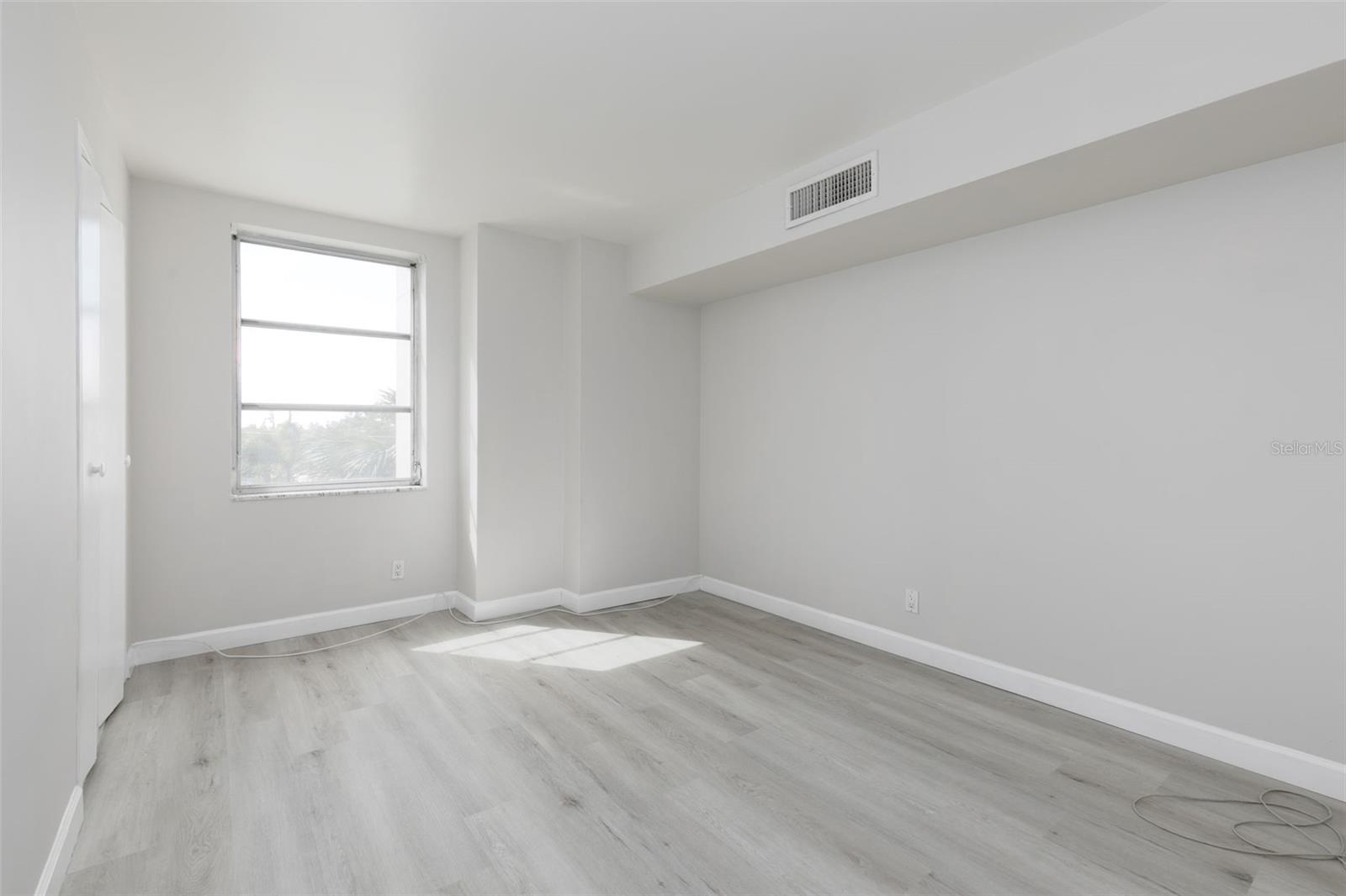 Image 32 of 37 For 10355 Paradise Boulevard 213