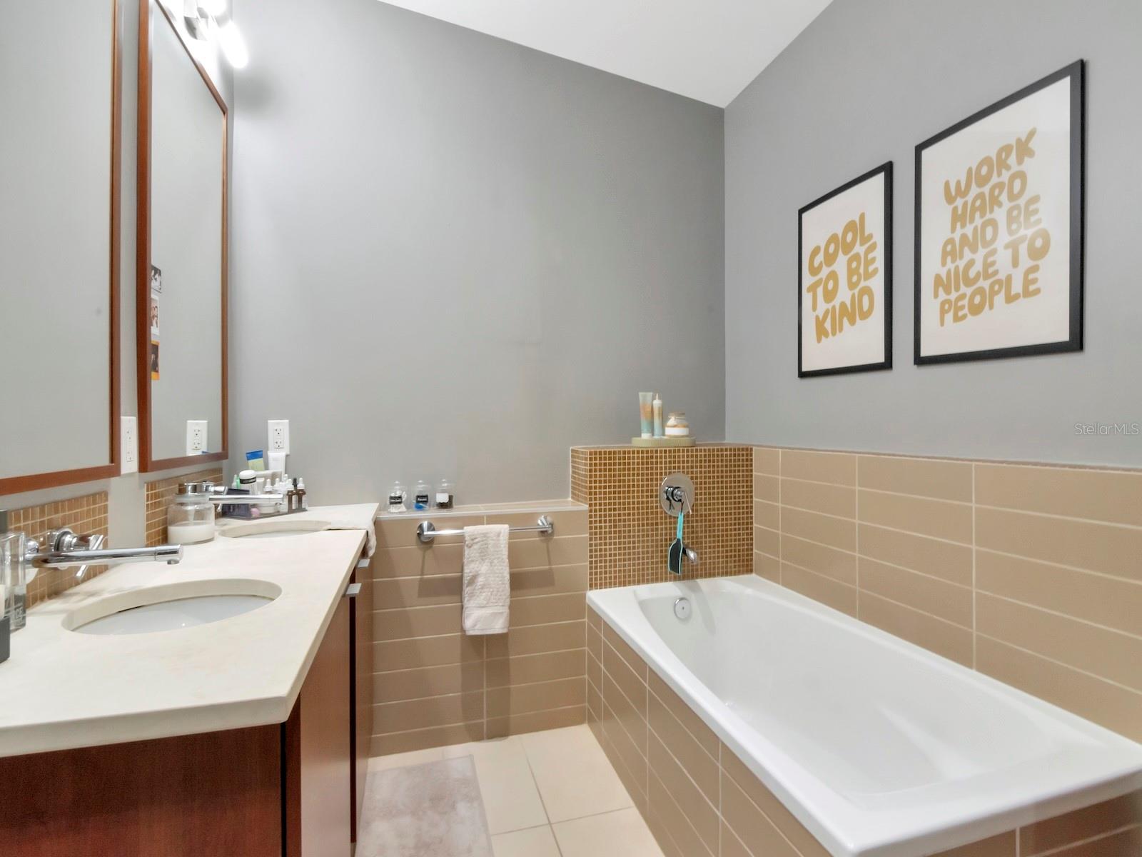 Listing photo id 16 for 111 12th Street 1820