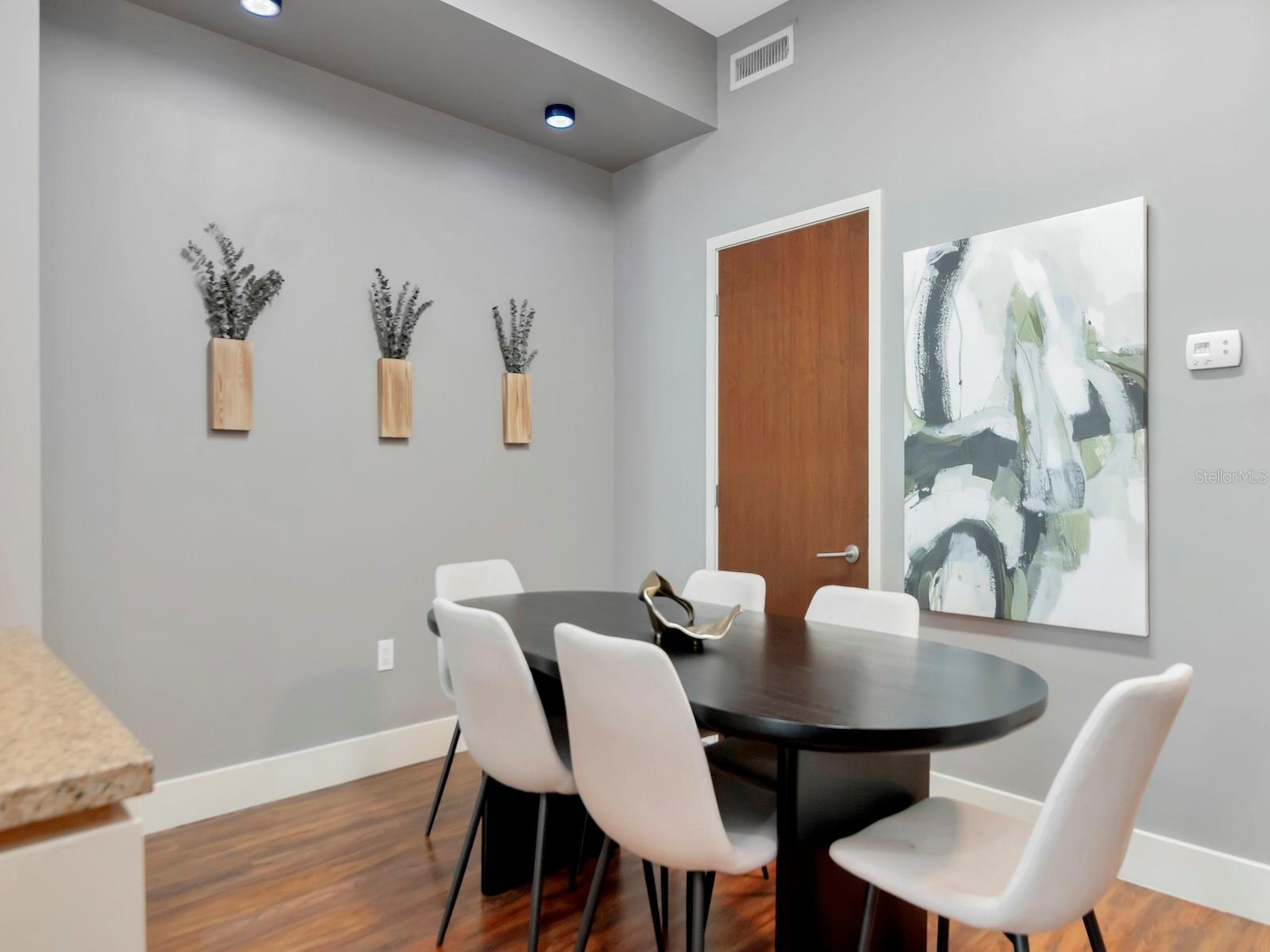 Listing photo id 1 for 111 12th Street 1820