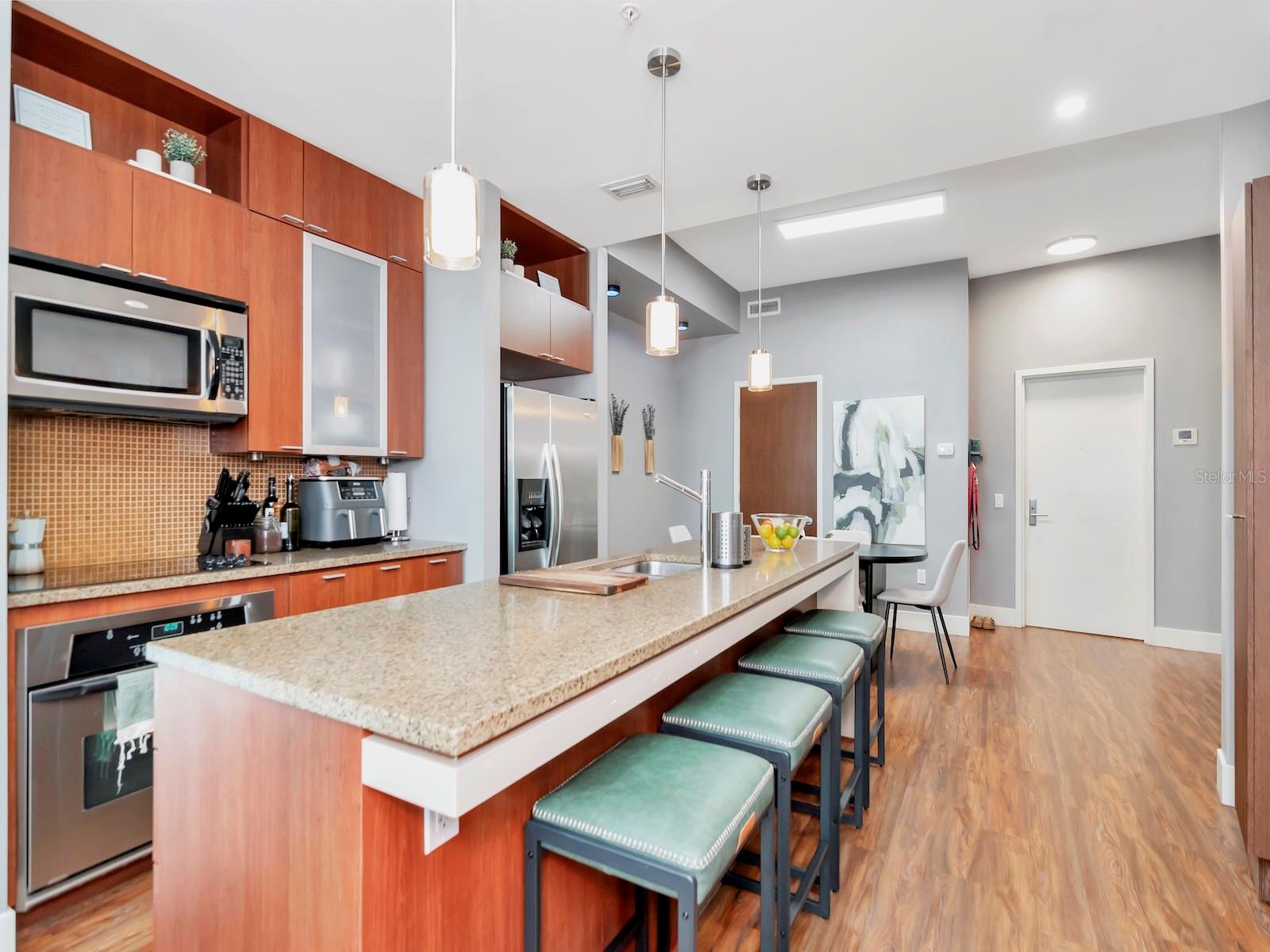 Listing photo id 7 for 111 12th Street 1820