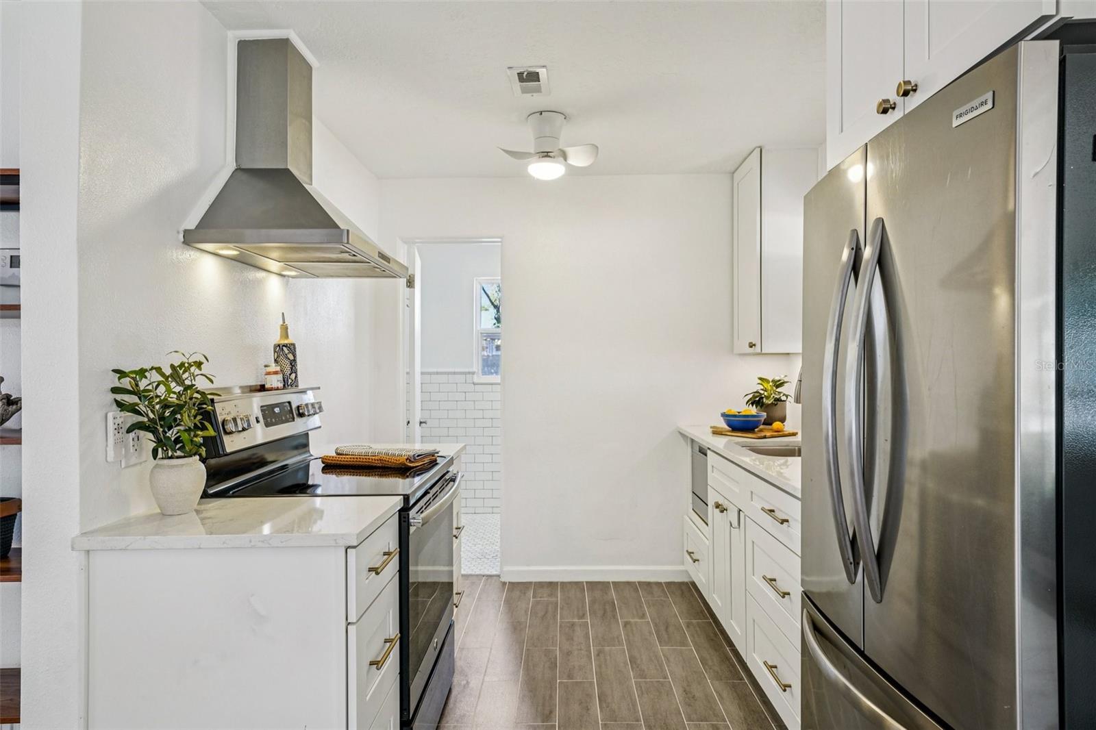 Image 10 of 33 For 3927 10th Avenue N