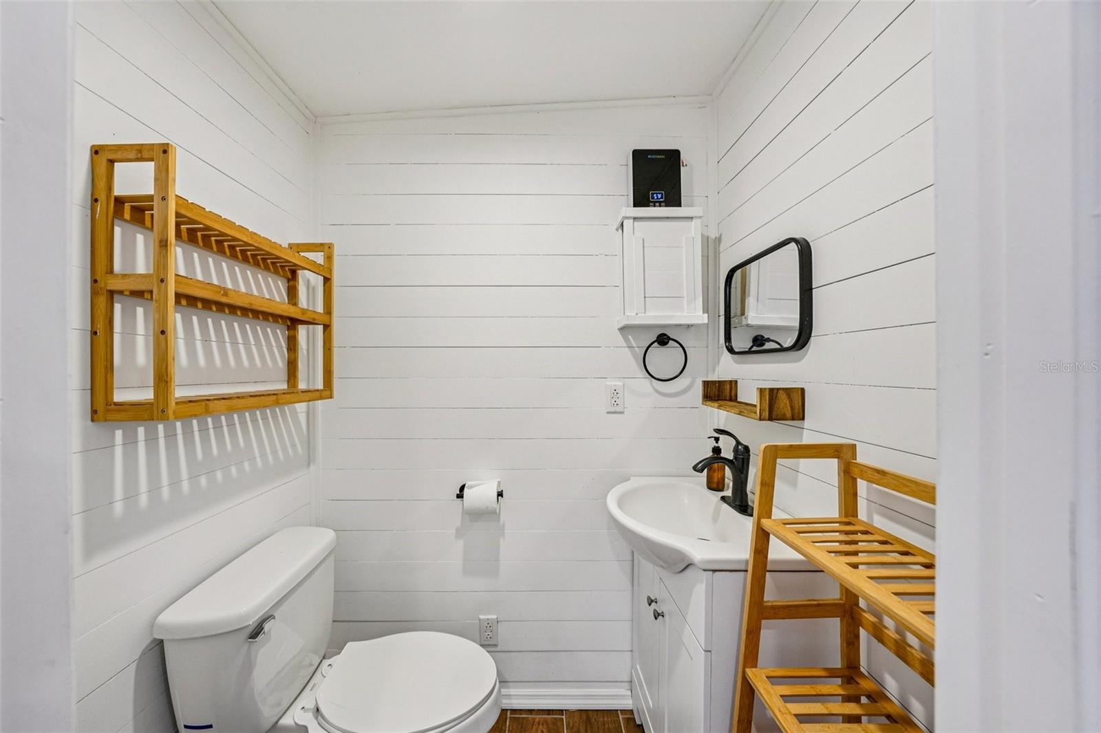 Image 26 of 33 For 3927 10th Avenue N