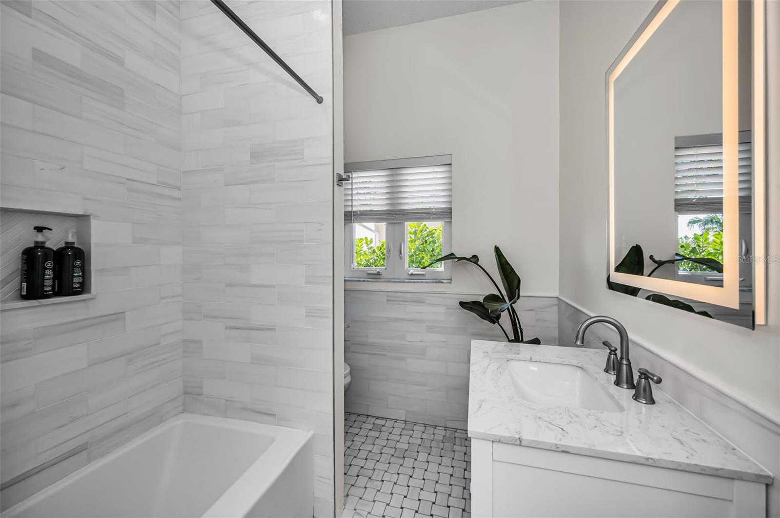 Image 28 of 52 For 755 116th Avenue