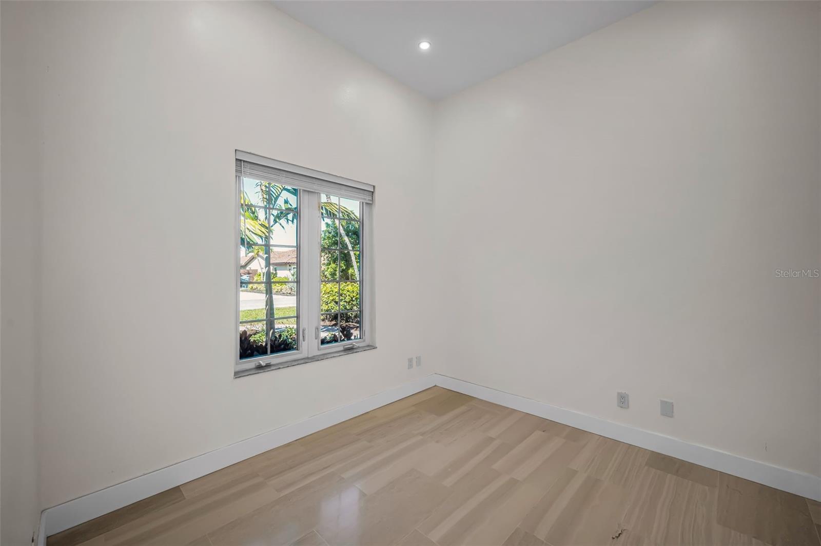 Image 31 of 52 For 755 116th Avenue