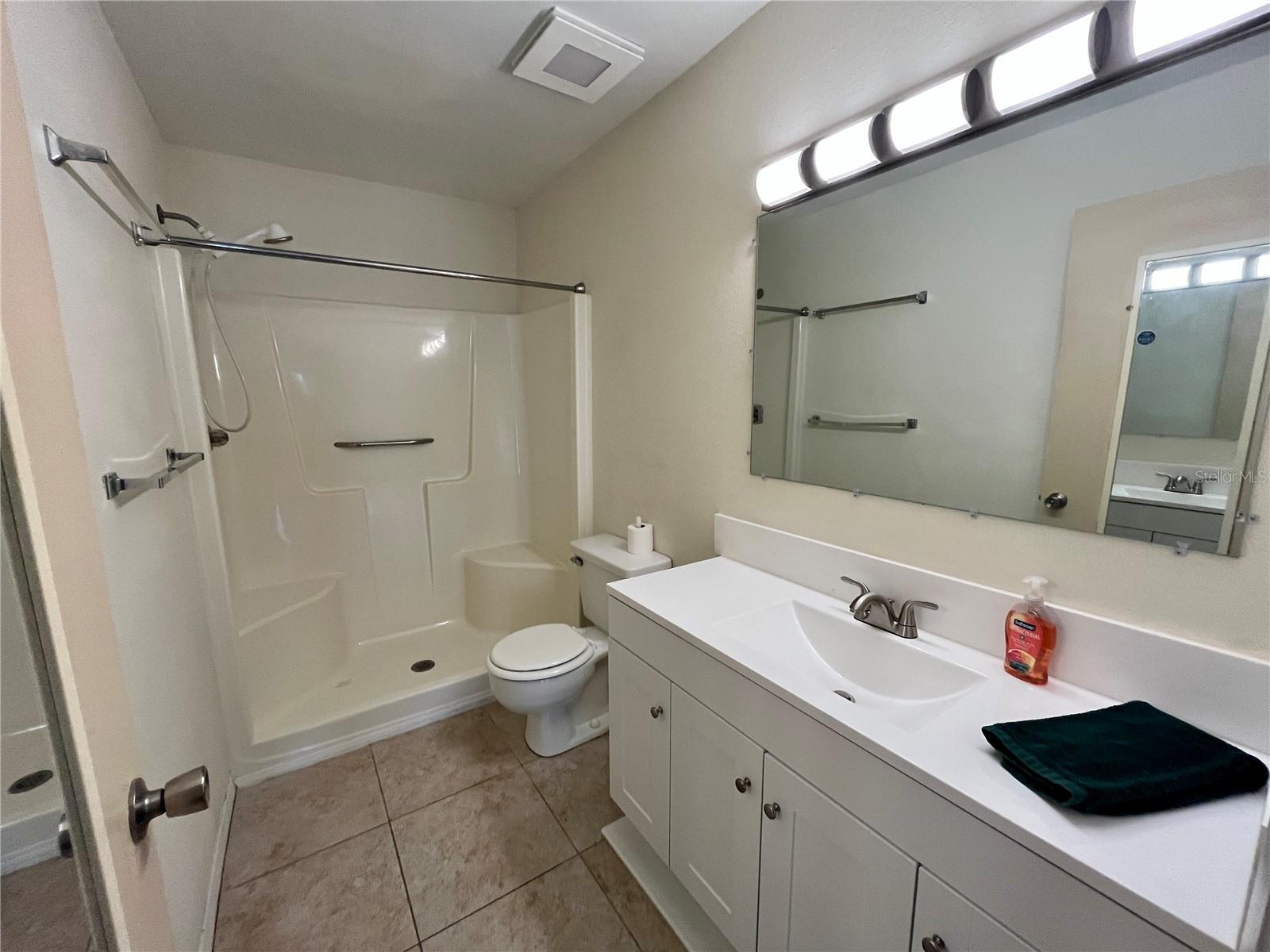 Image 11 of 26 For 945 Burlwood Street