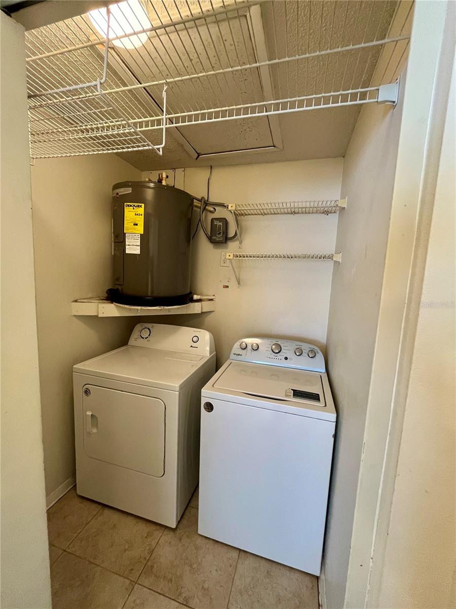 Image 12 of 26 For 945 Burlwood Street