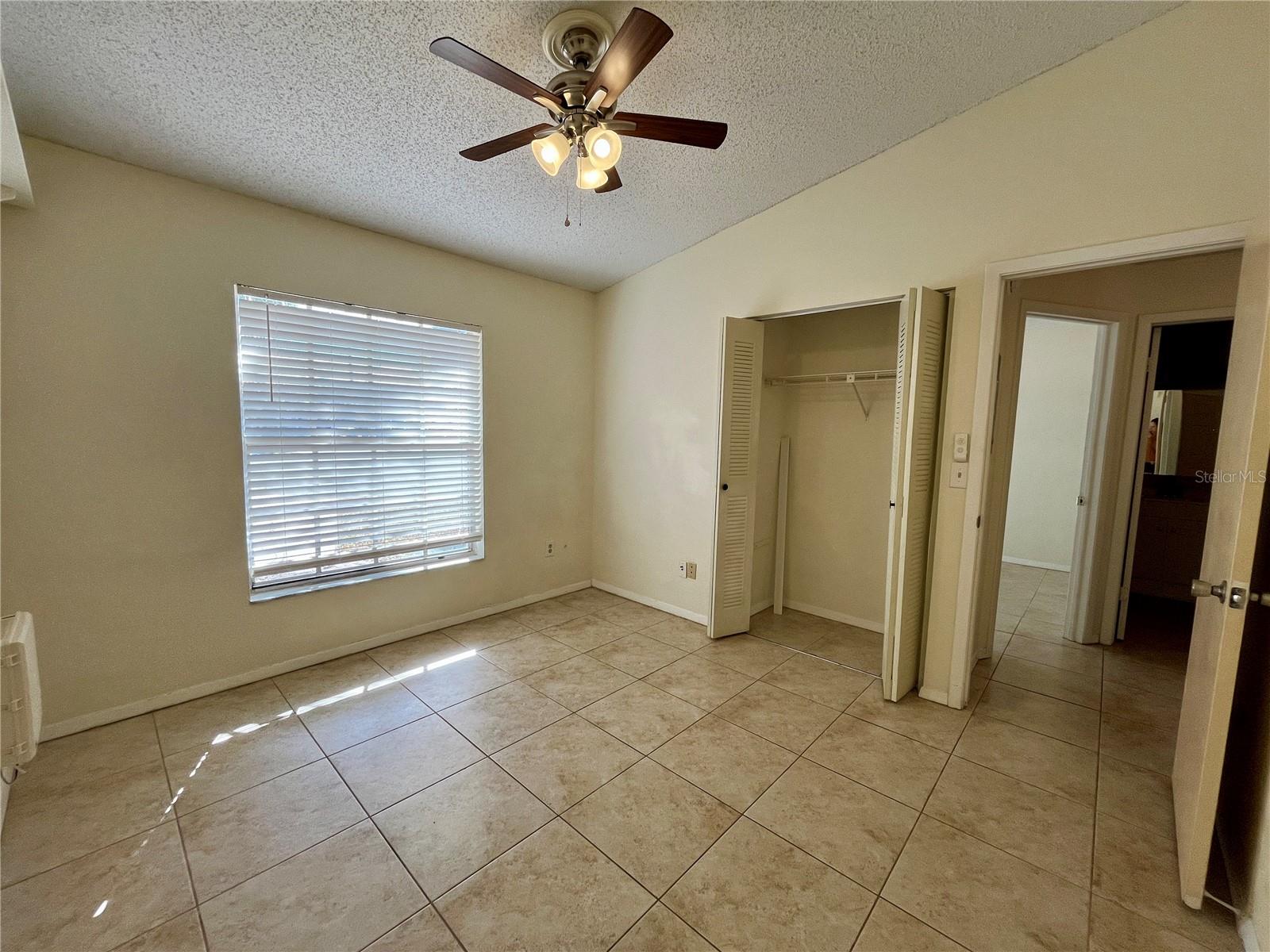 Image 18 of 26 For 945 Burlwood Street