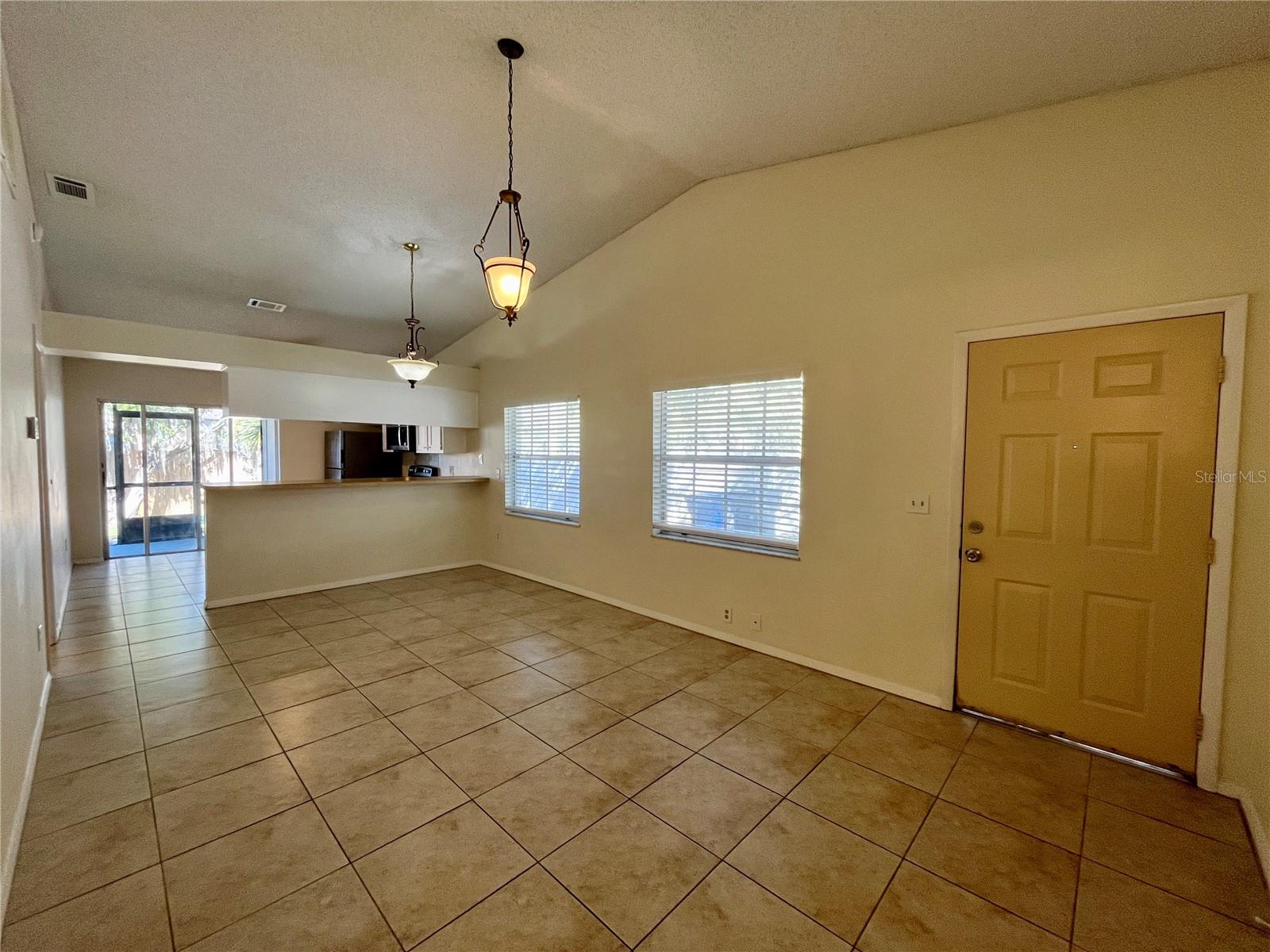 Image 5 of 26 For 945 Burlwood Street