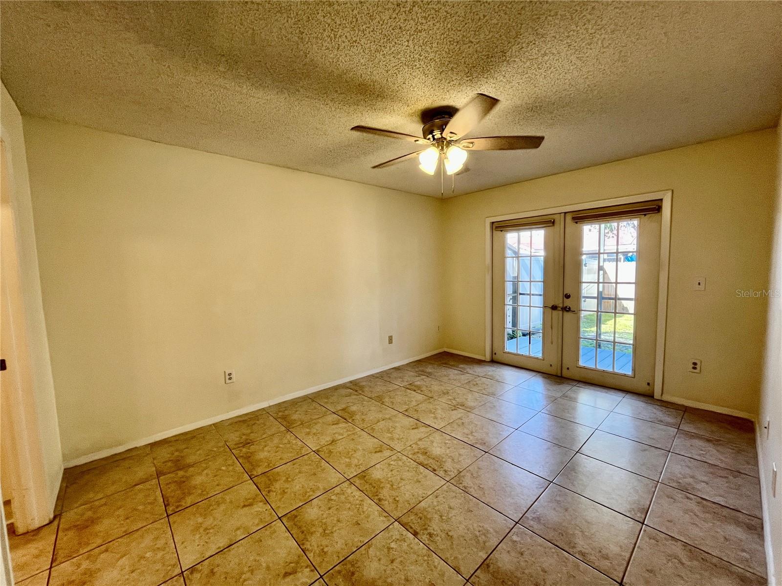 Image 8 of 26 For 945 Burlwood Street