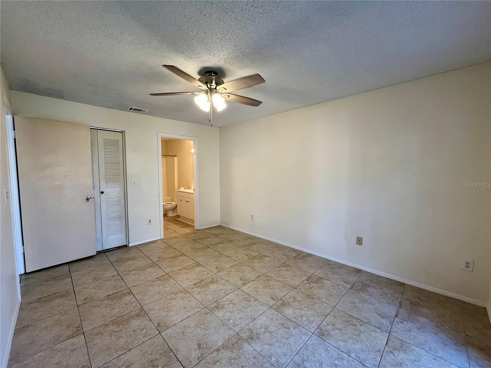 Image 9 of 26 For 945 Burlwood Street