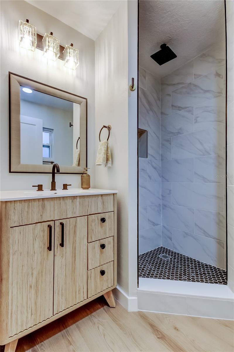 Image 31 of 42 For 2109 Grace Street