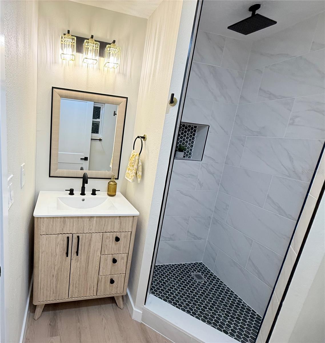 Image 34 of 42 For 2109 Grace Street