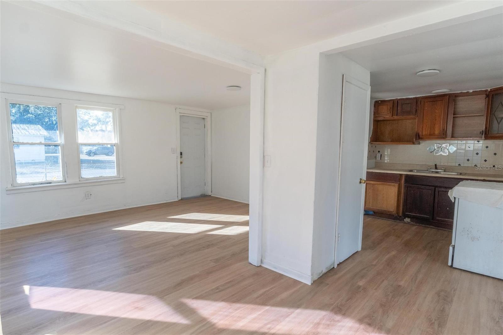 Image 13 of 39 For 3329 Lynn Drive