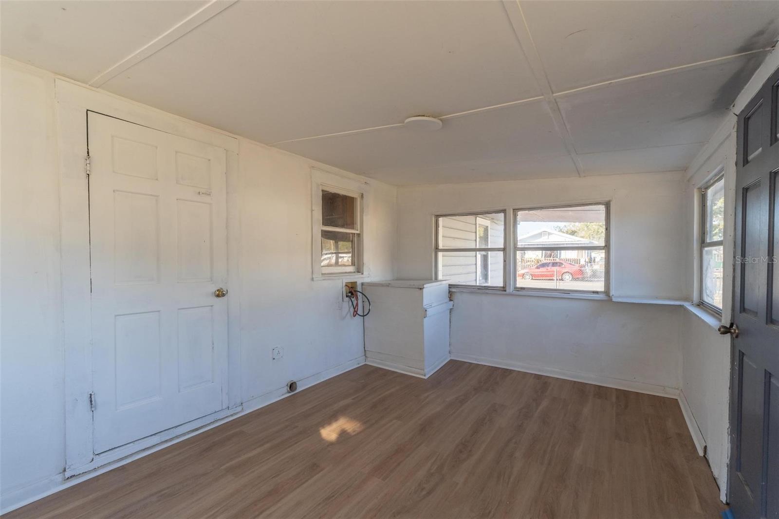 Image 26 of 39 For 3329 Lynn Drive