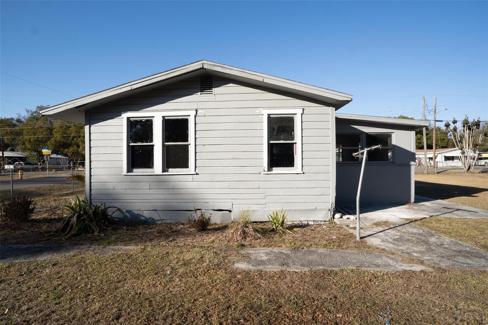 Image 31 of 39 For 3329 Lynn Drive