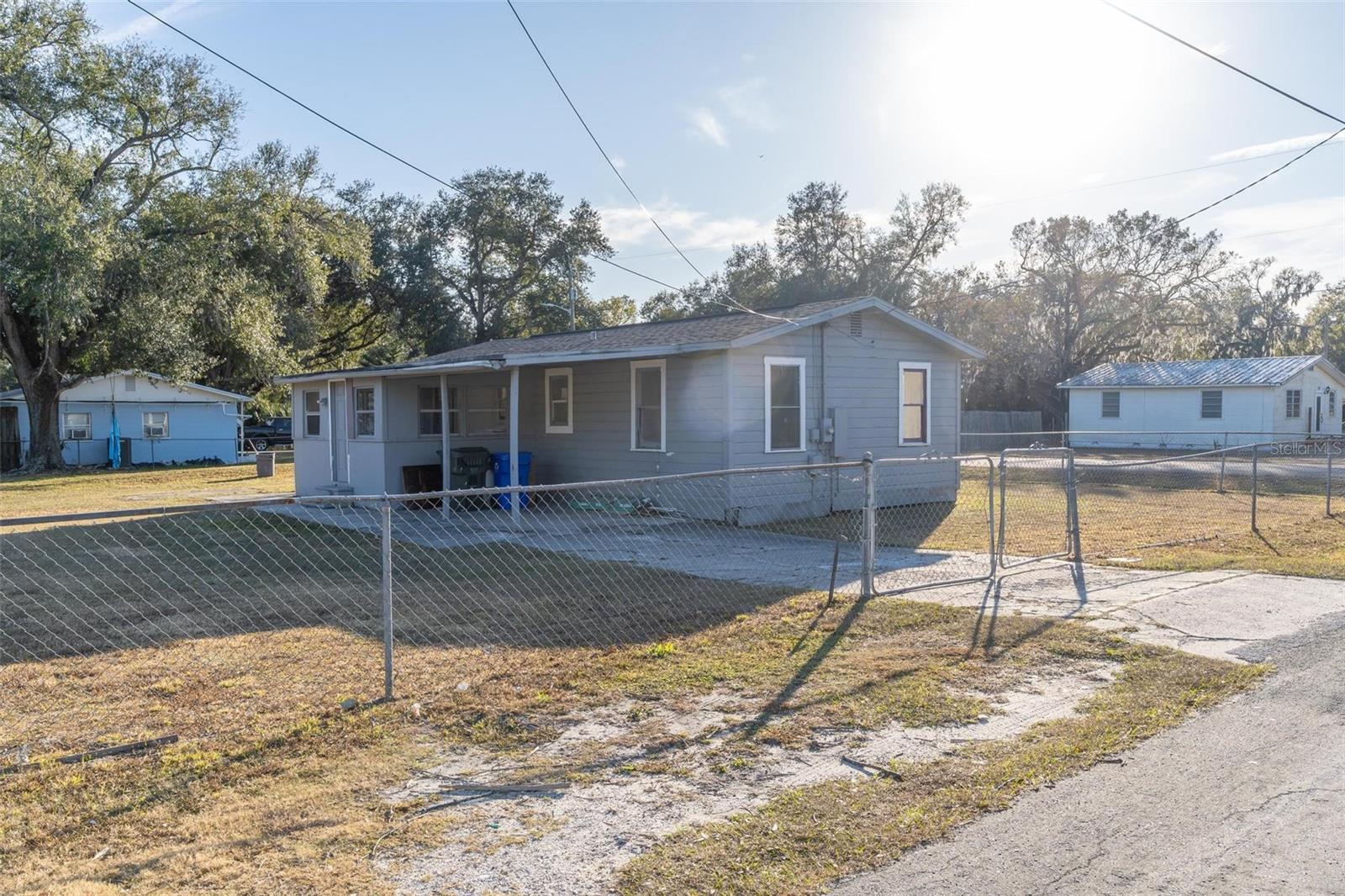 Image 32 of 39 For 3329 Lynn Drive