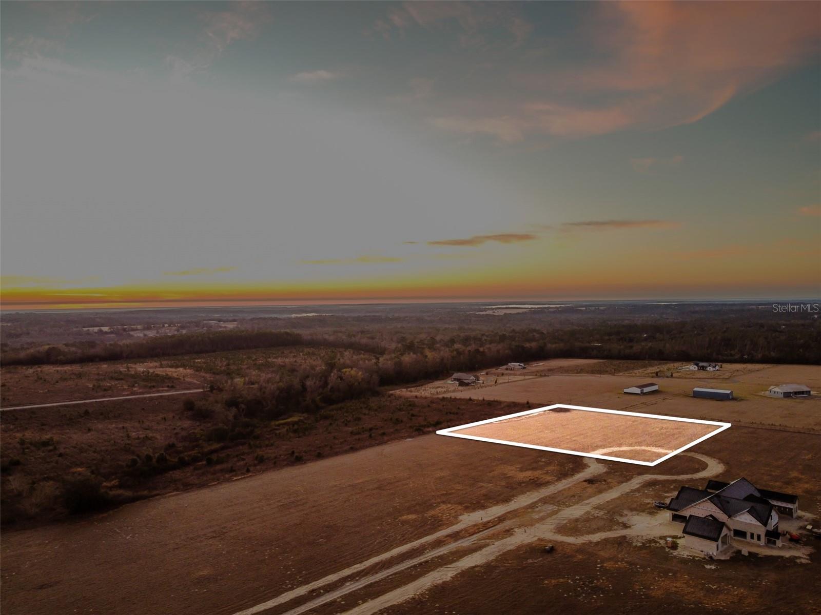 Image 13 of 16 For Royal Sky (lot 10) Court