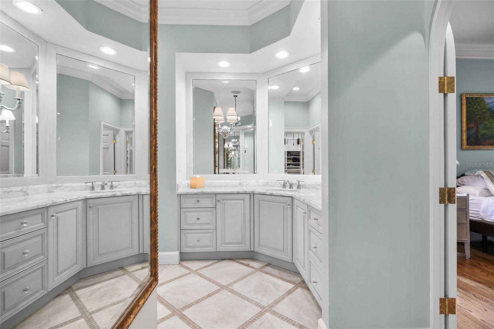 Image 33 of 80 For 16203 Villarreal De Avila