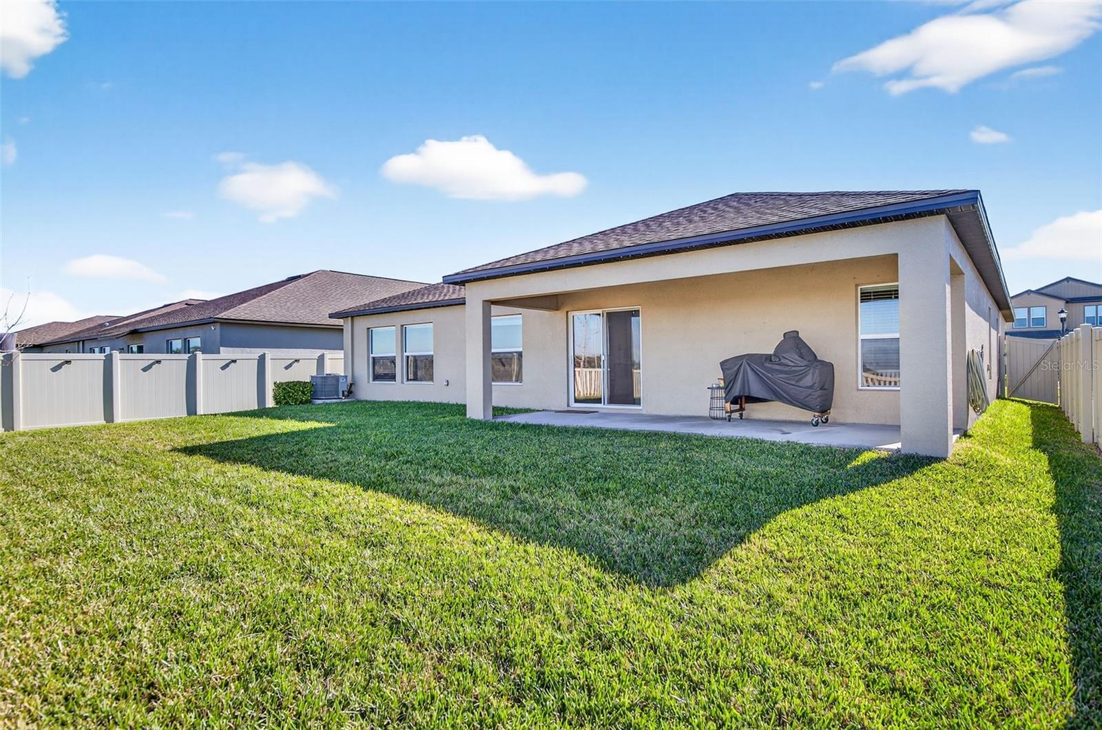 Image 19 of 51 For 15217 Zircon Red Drive