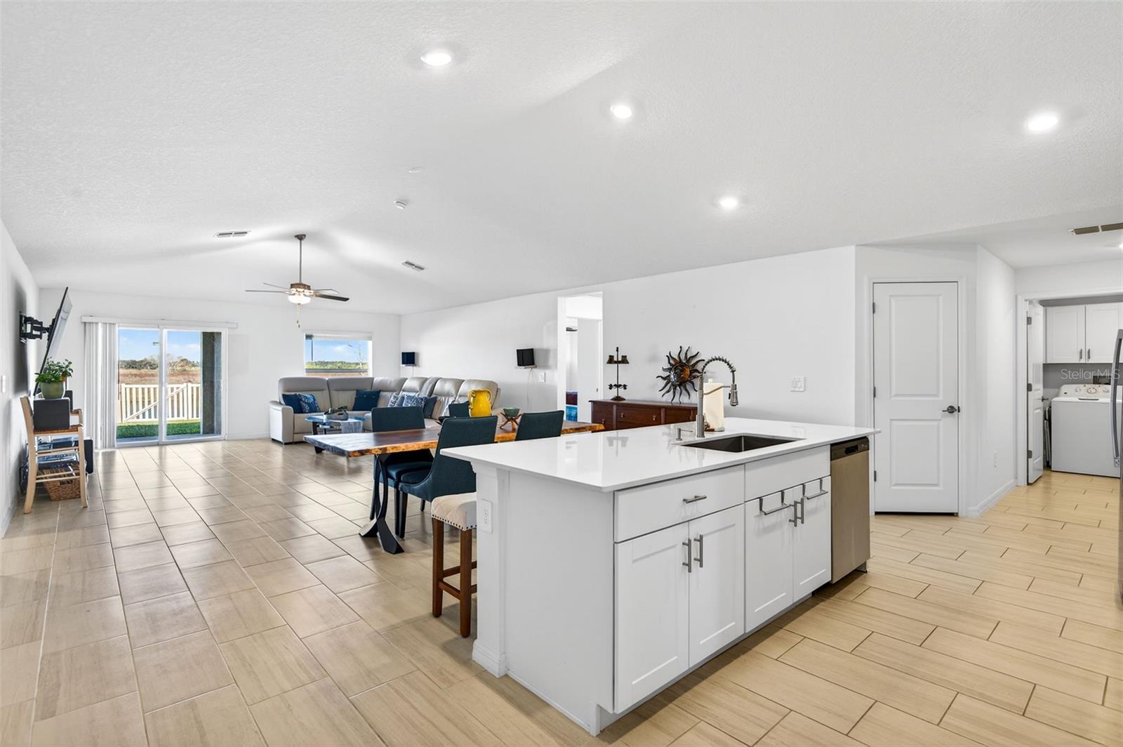 Image 23 of 51 For 15217 Zircon Red Drive