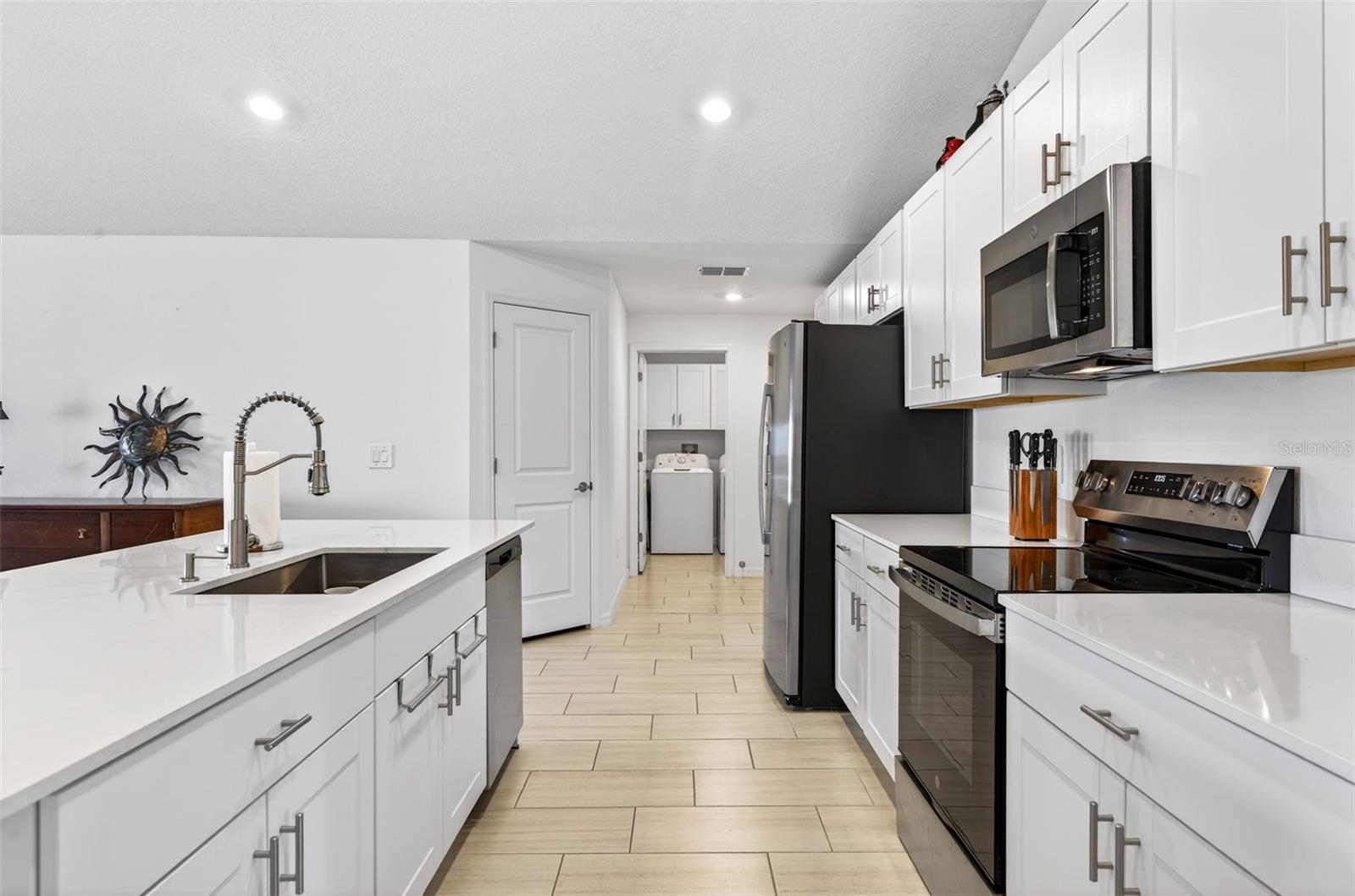 Image 24 of 51 For 15217 Zircon Red Drive